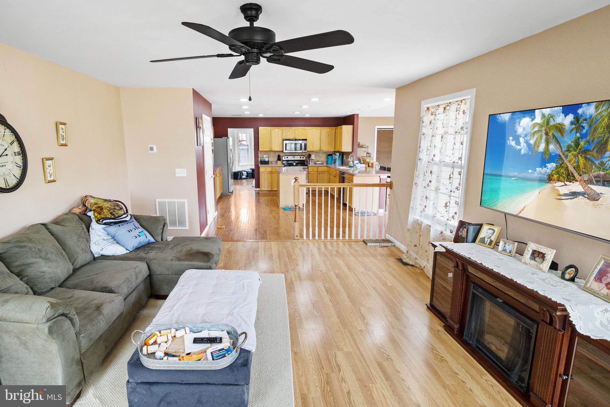 RIVER HILLS - Residential