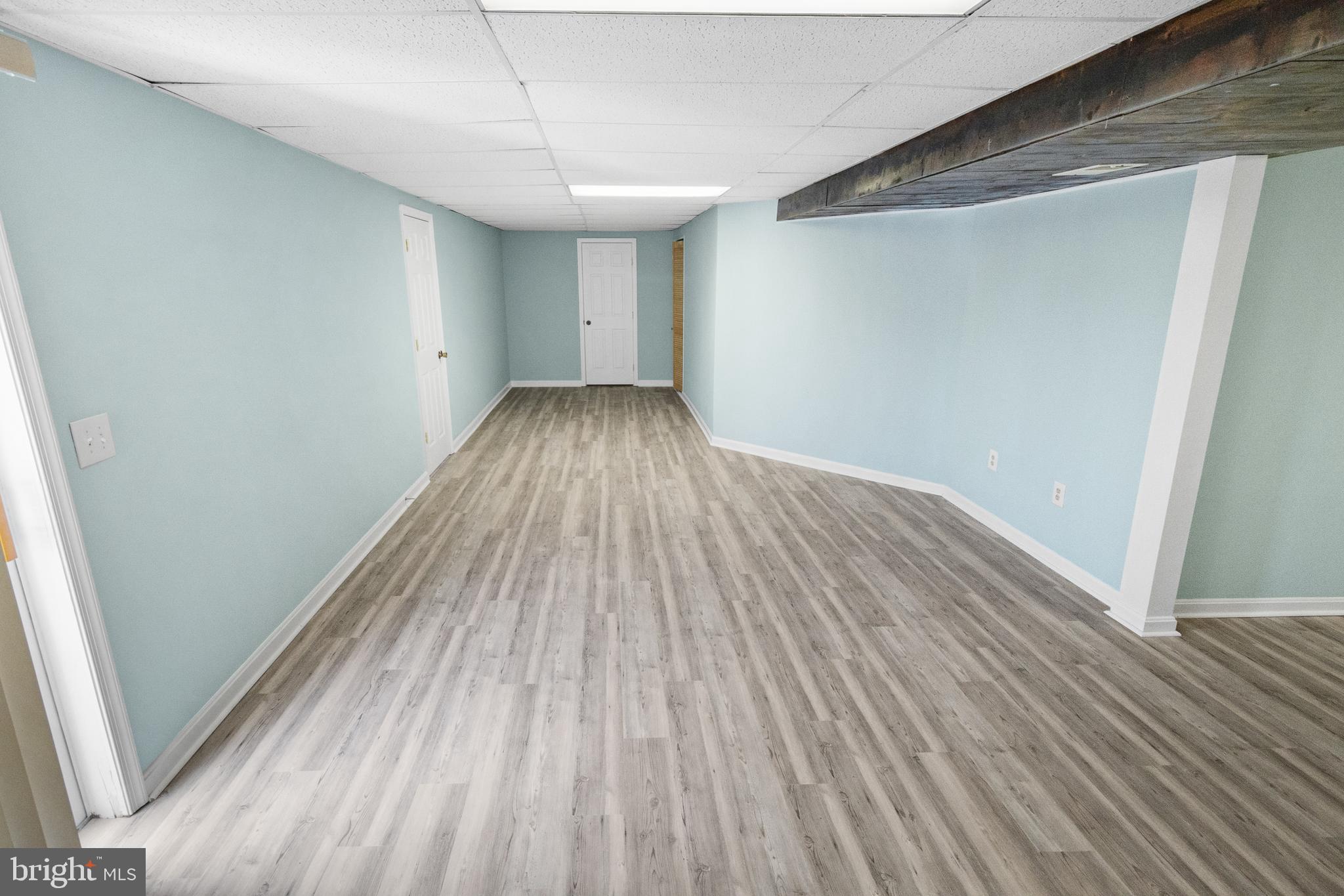 RIVER HILLS - Residential