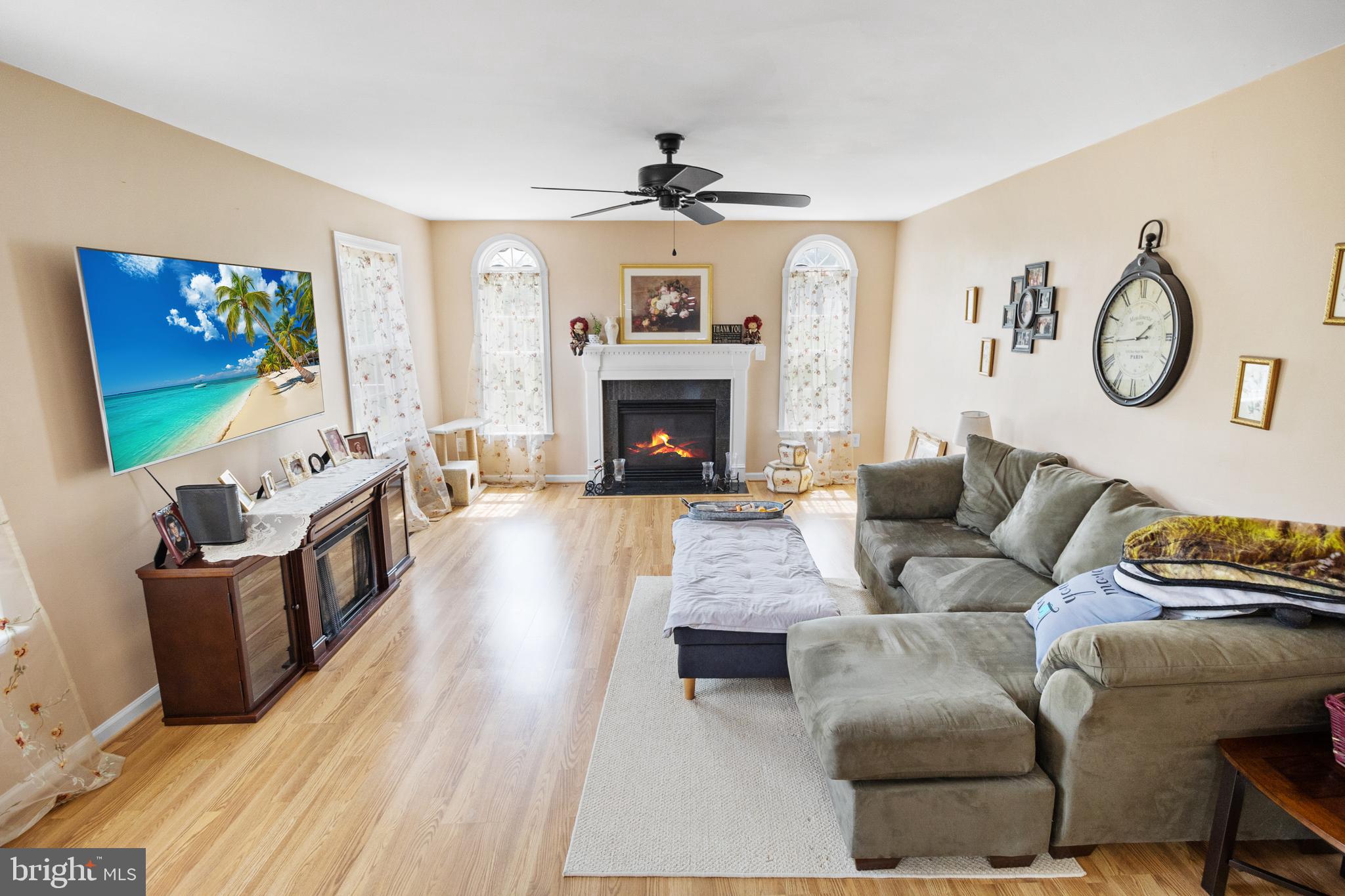 RIVER HILLS - Residential