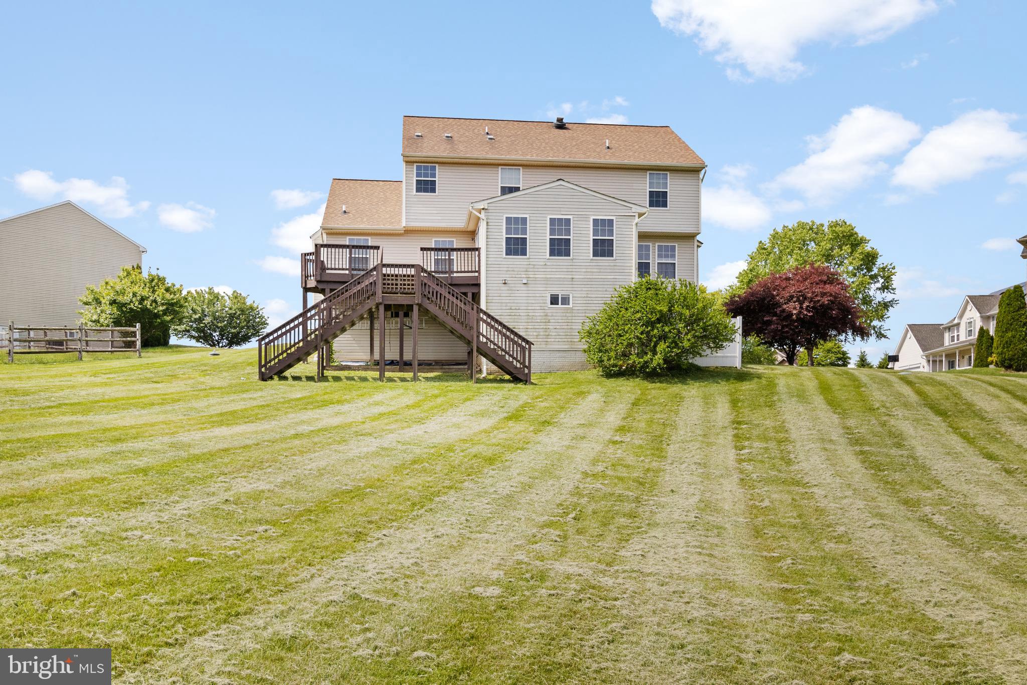 RIVER HILLS - Residential