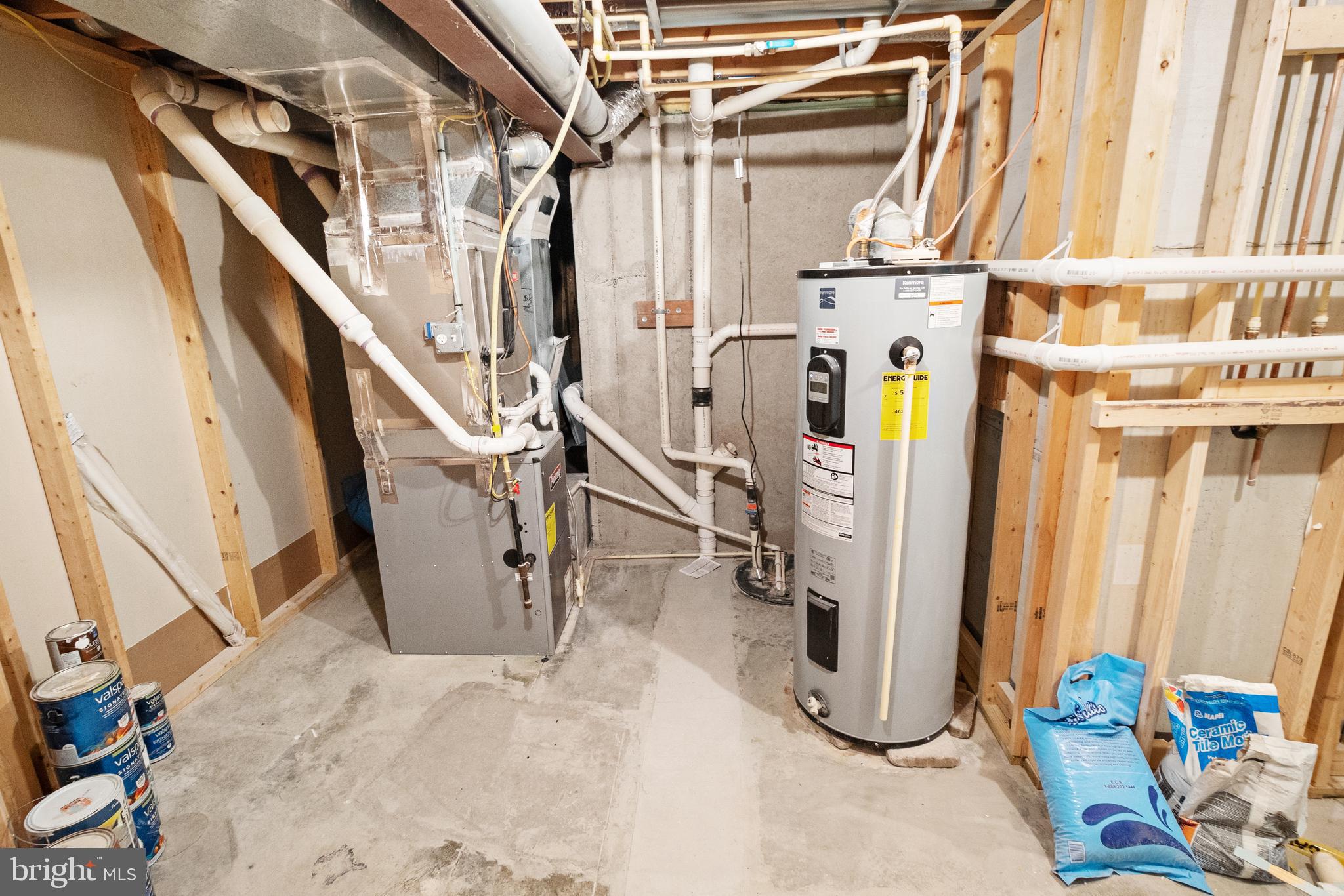 RIVER HILLS - Residential