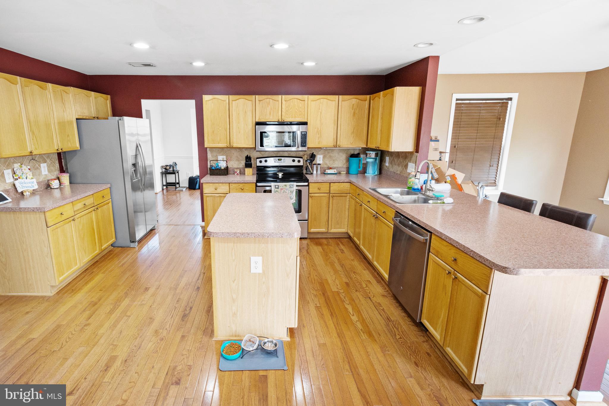 RIVER HILLS - Residential