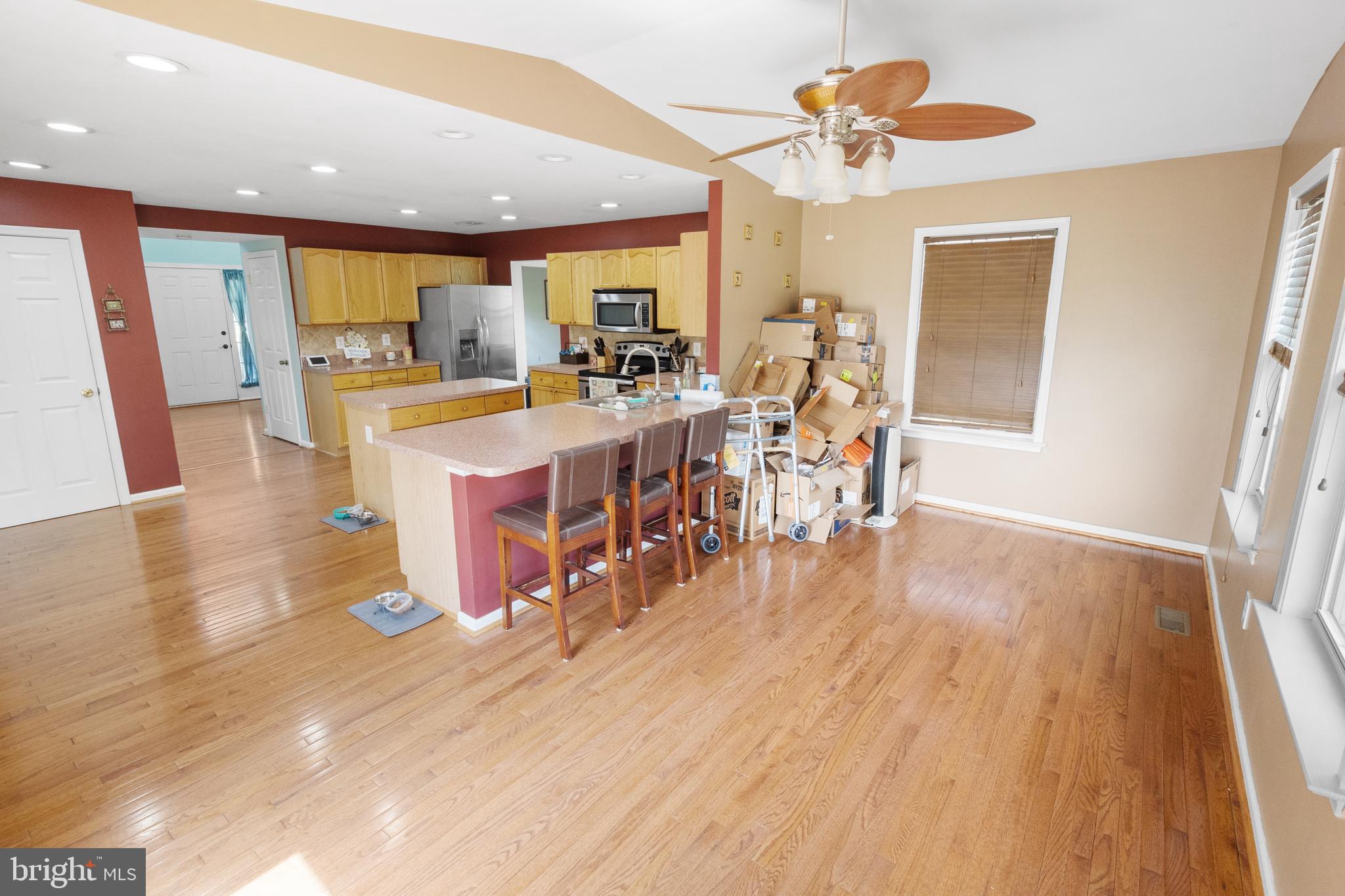 RIVER HILLS - Residential