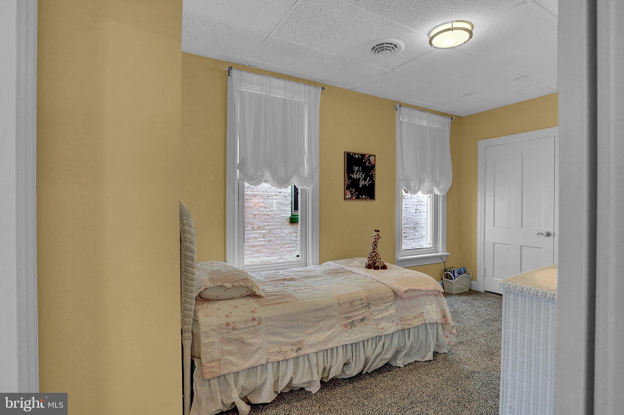 HAGERSTOWN - Residential