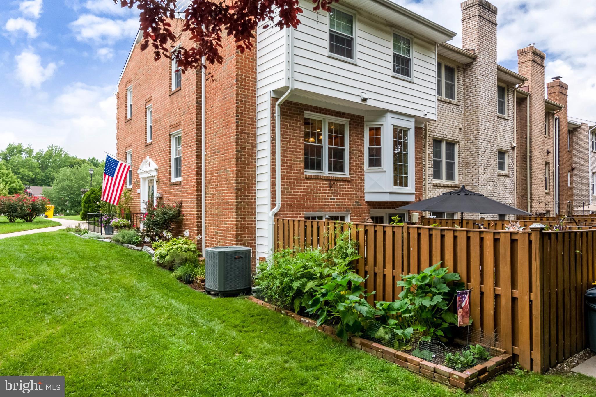 CHARING CROSS - Residential
