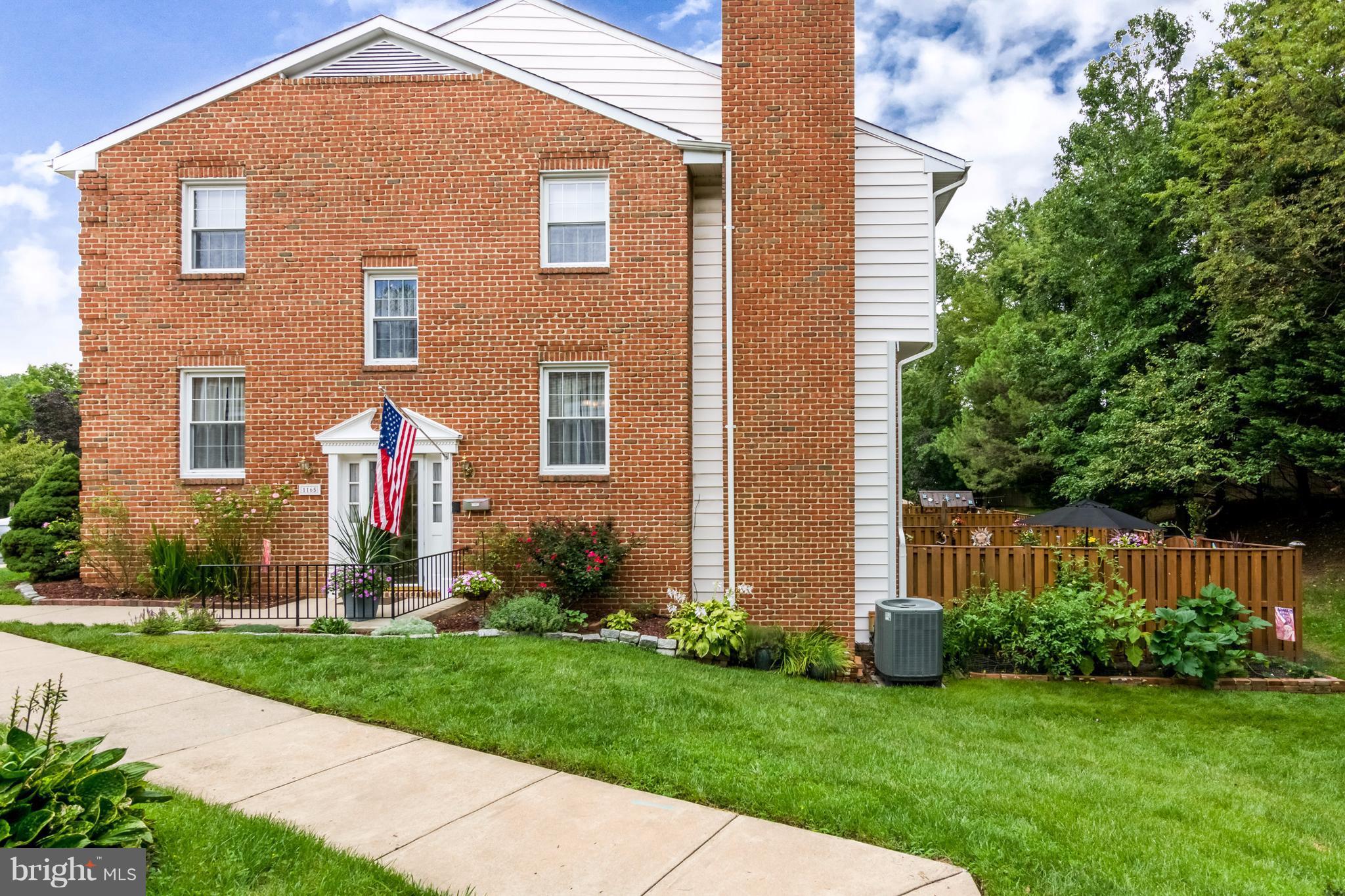 CHARING CROSS - Residential