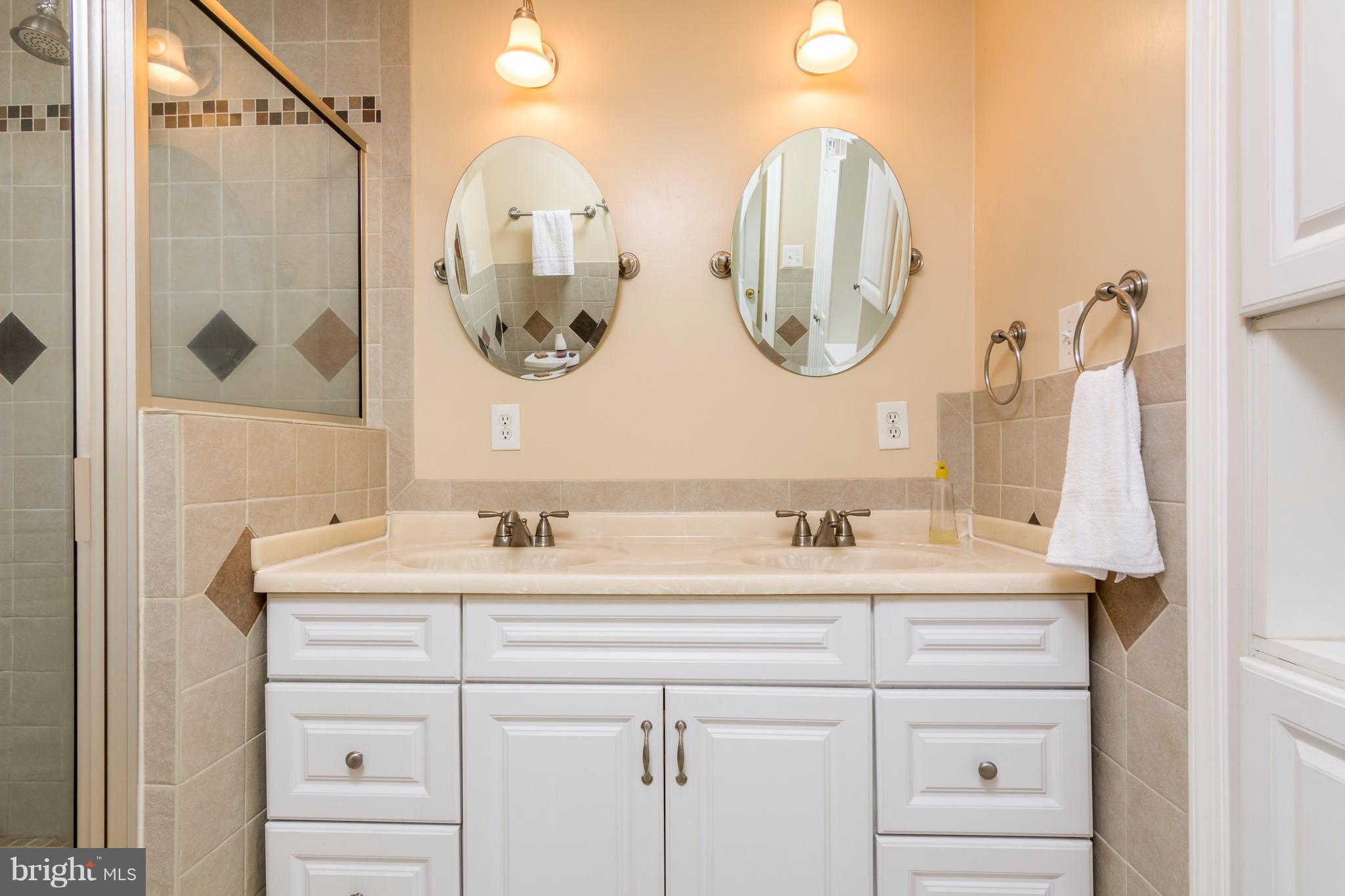 CHARING CROSS - Residential