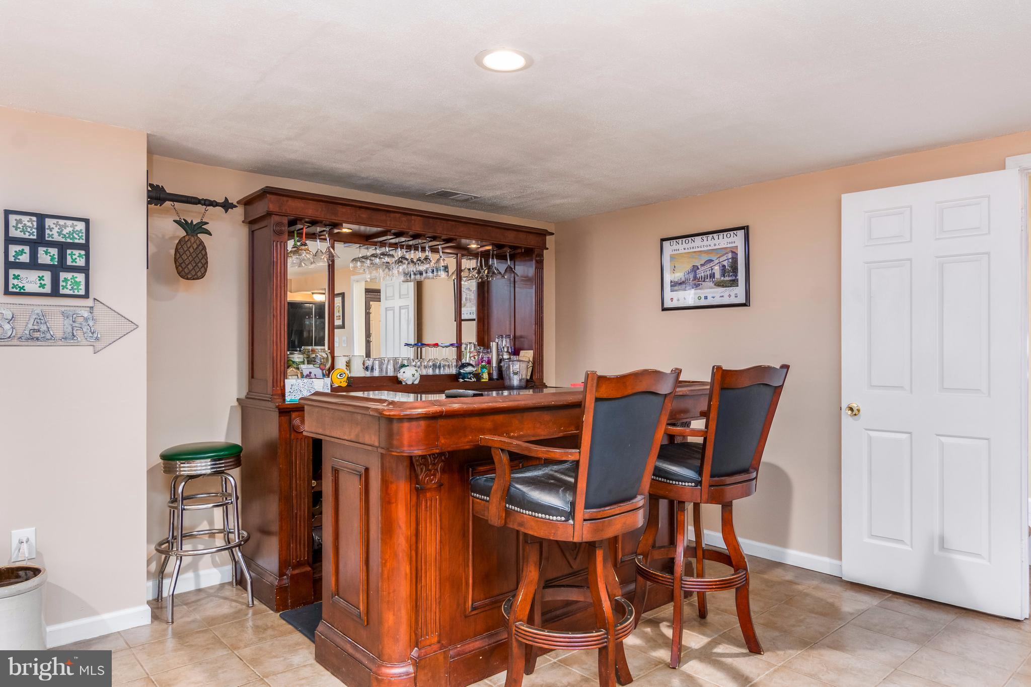 CHARING CROSS - Residential