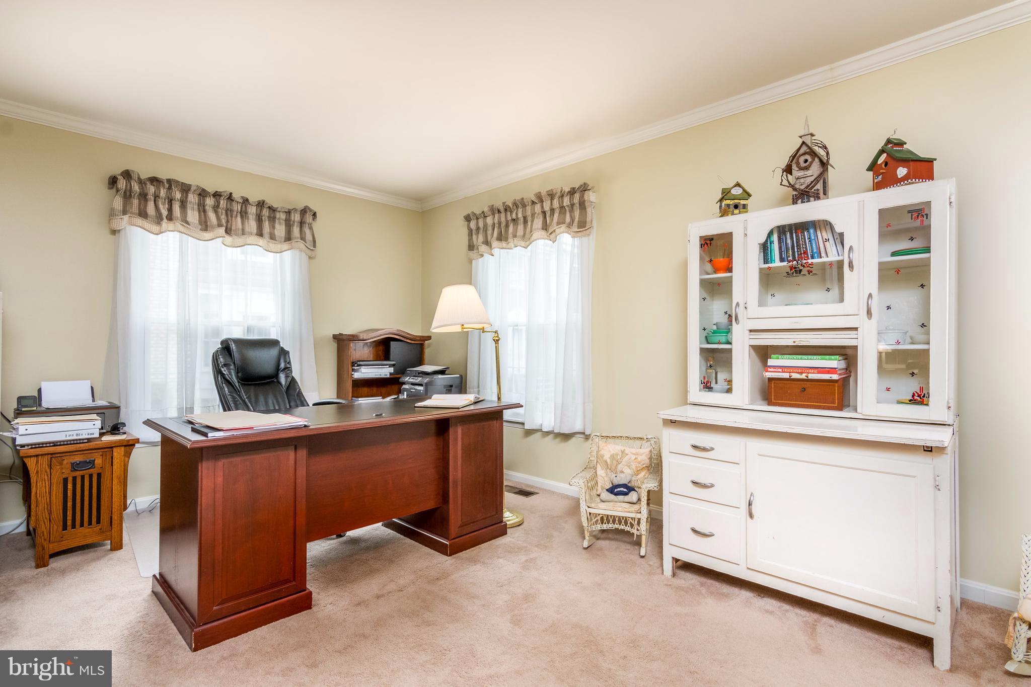 CHARING CROSS - Residential