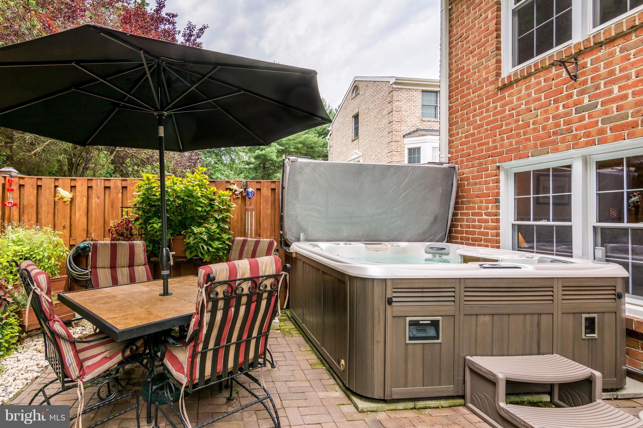 CHARING CROSS - Residential