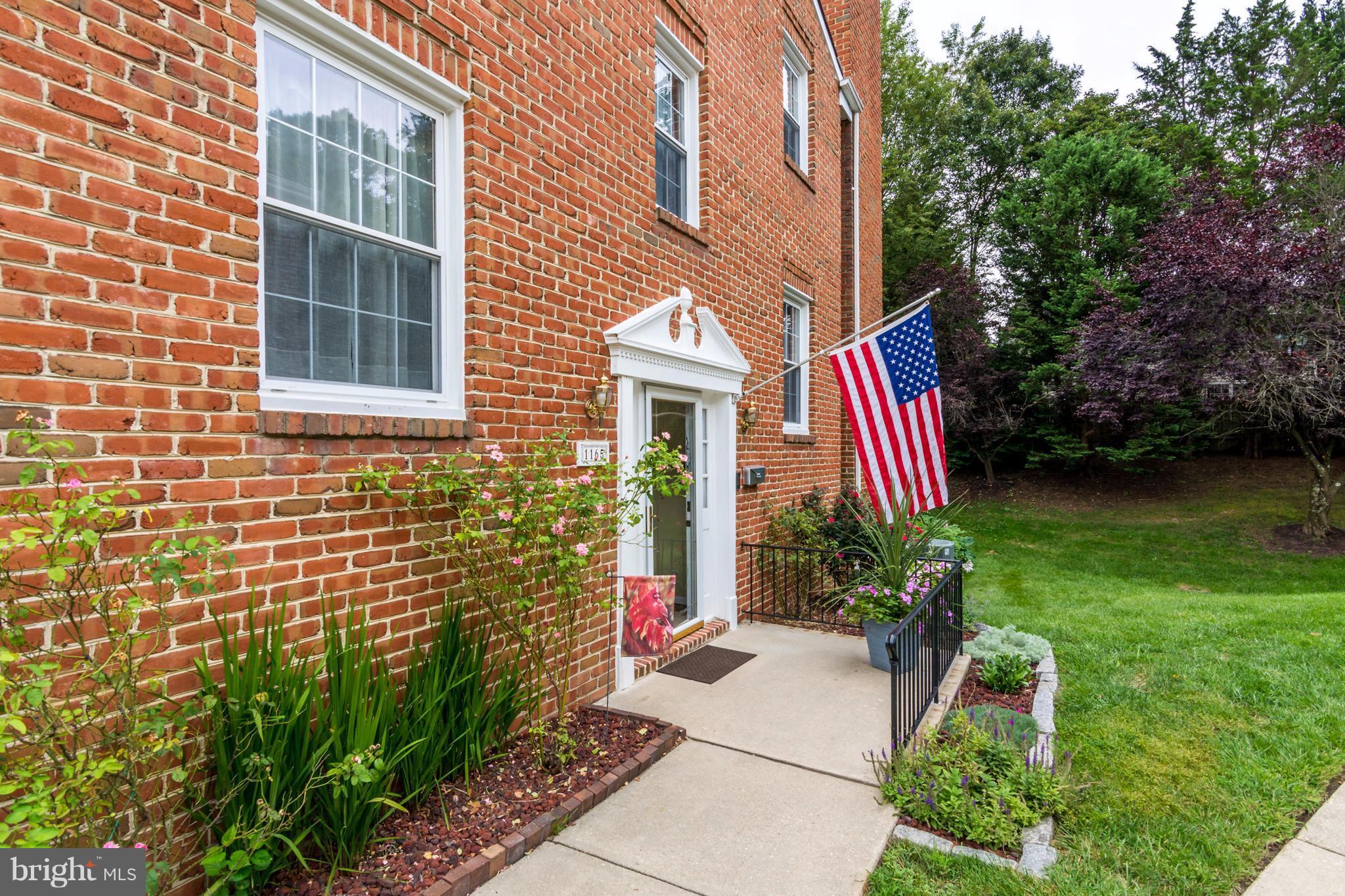 CHARING CROSS - Residential