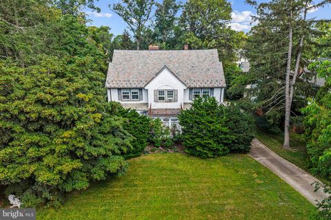 233 E KINGS HIGHWAY AUDUBON NJ 08106