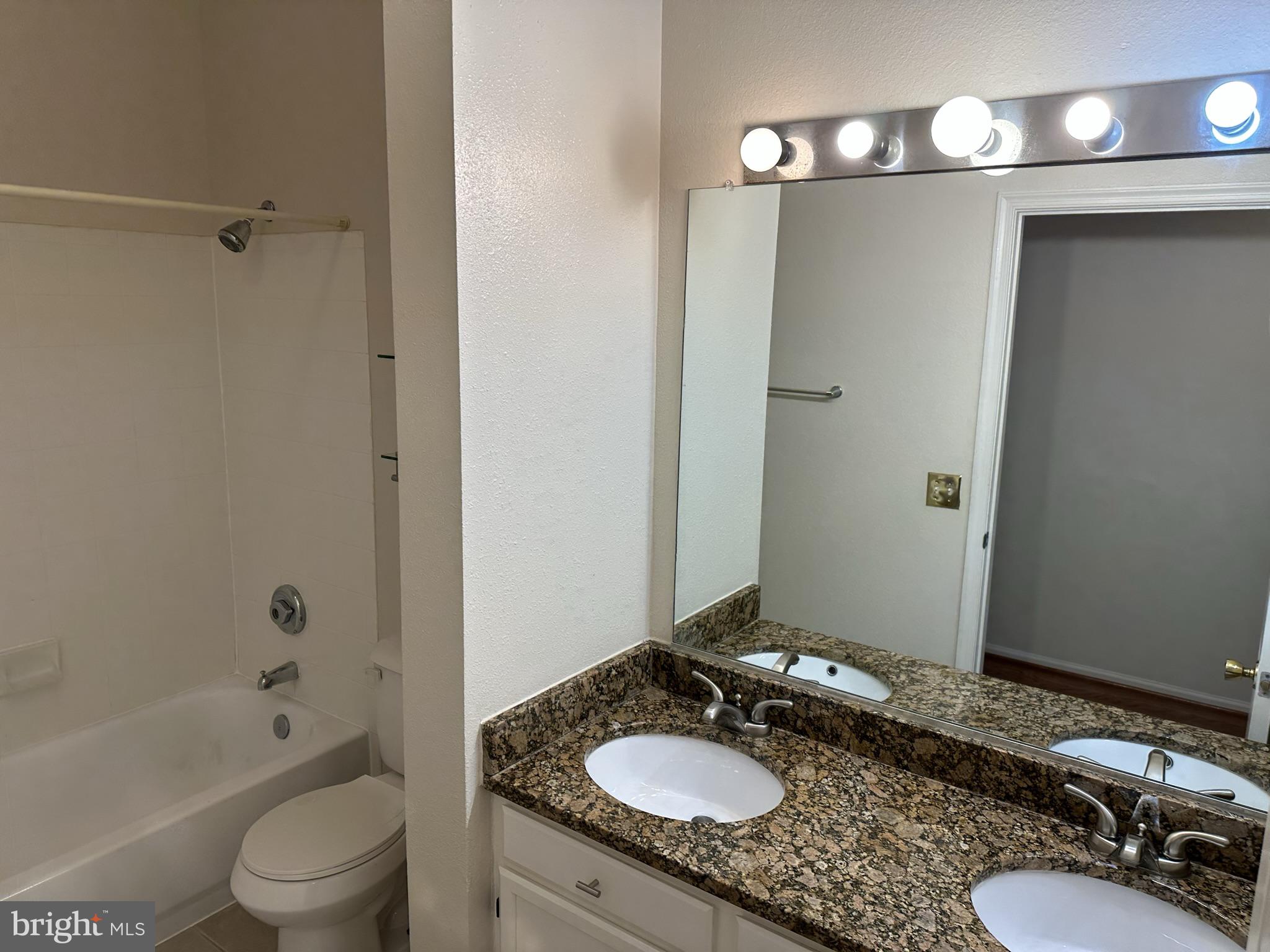 GATES OF MCLEAN - Residential Lease