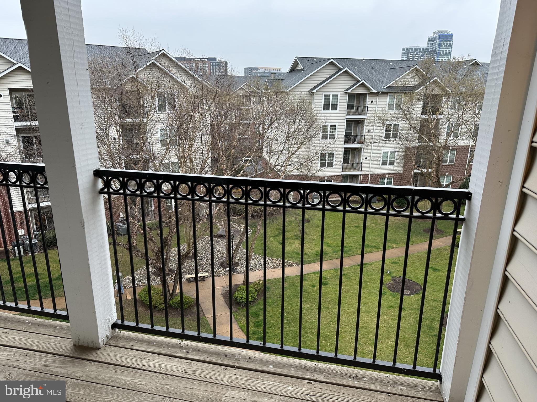 GATES OF MCLEAN - Residential Lease