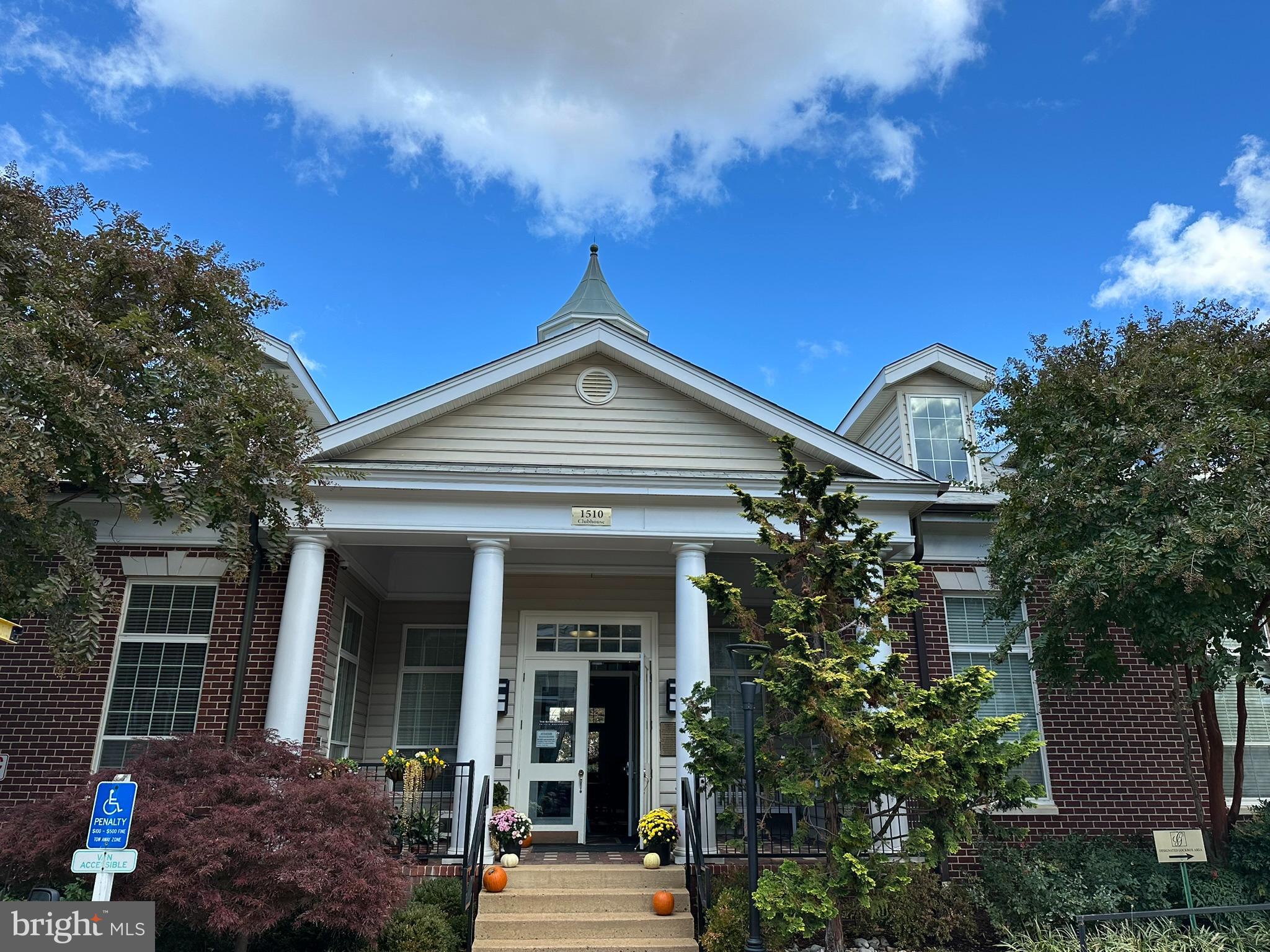 GATES OF MCLEAN - Residential Lease