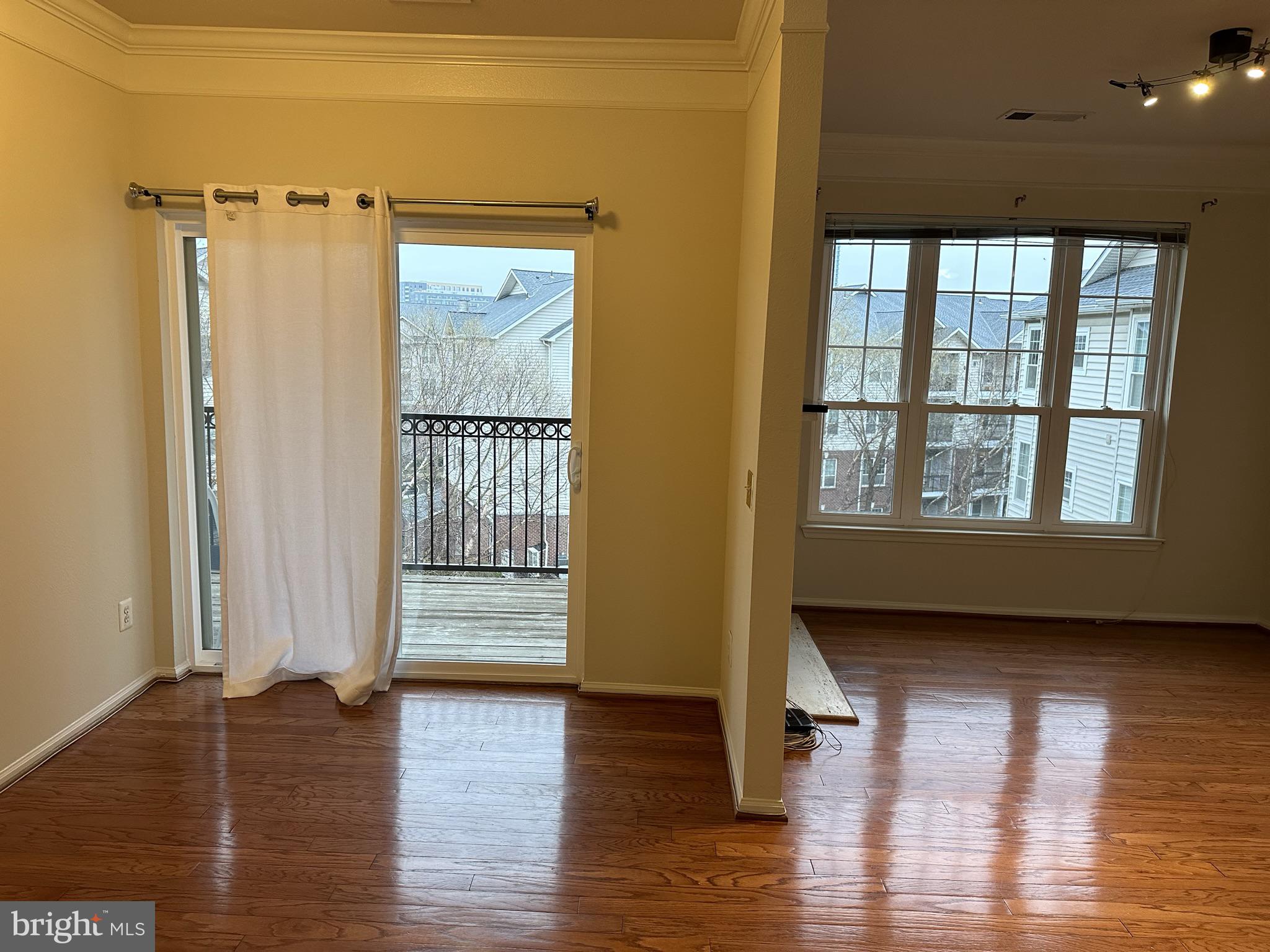 GATES OF MCLEAN - Residential Lease