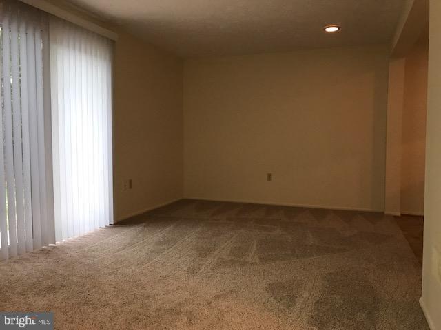 WHITE OAK VILLAGE SUB - Residential Lease