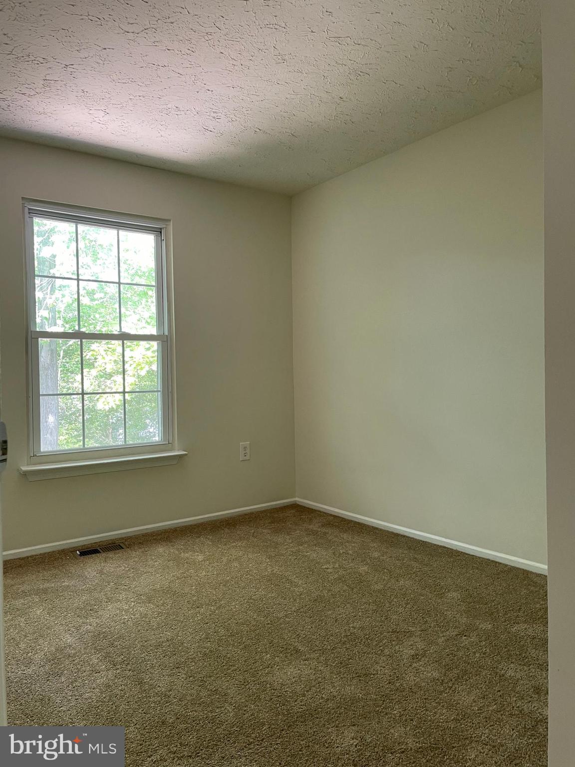 WHITE OAK VILLAGE SUB - Residential Lease