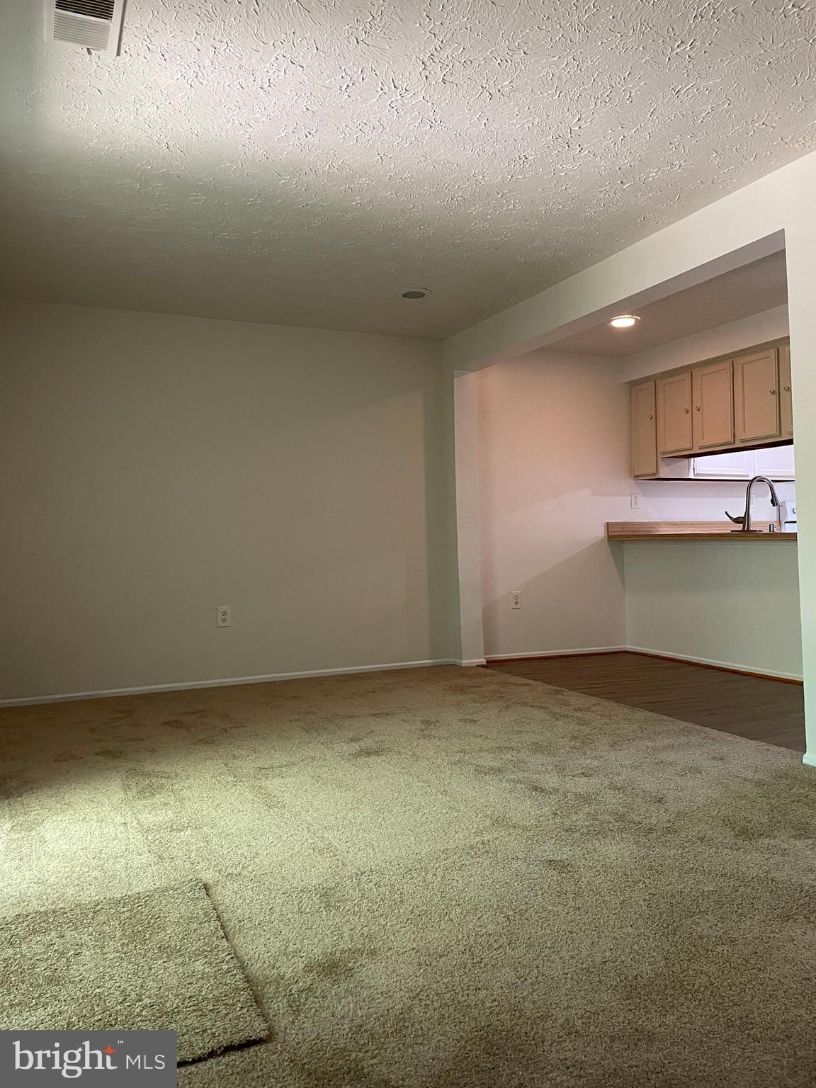 WHITE OAK VILLAGE SUB - Residential Lease