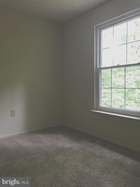 WHITE OAK VILLAGE SUB - Residential Lease