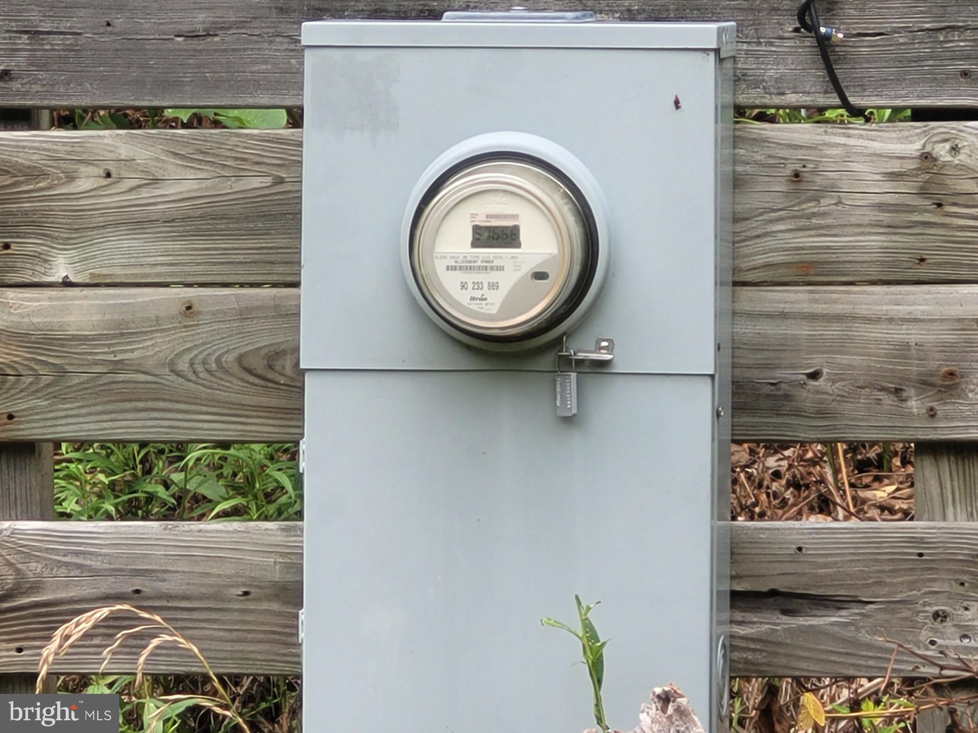 NONE UNRESTRICTED - Land