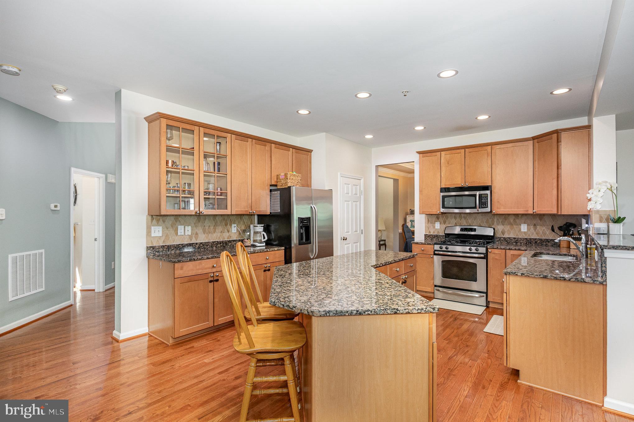 11 VIBURNUM AVENUE
