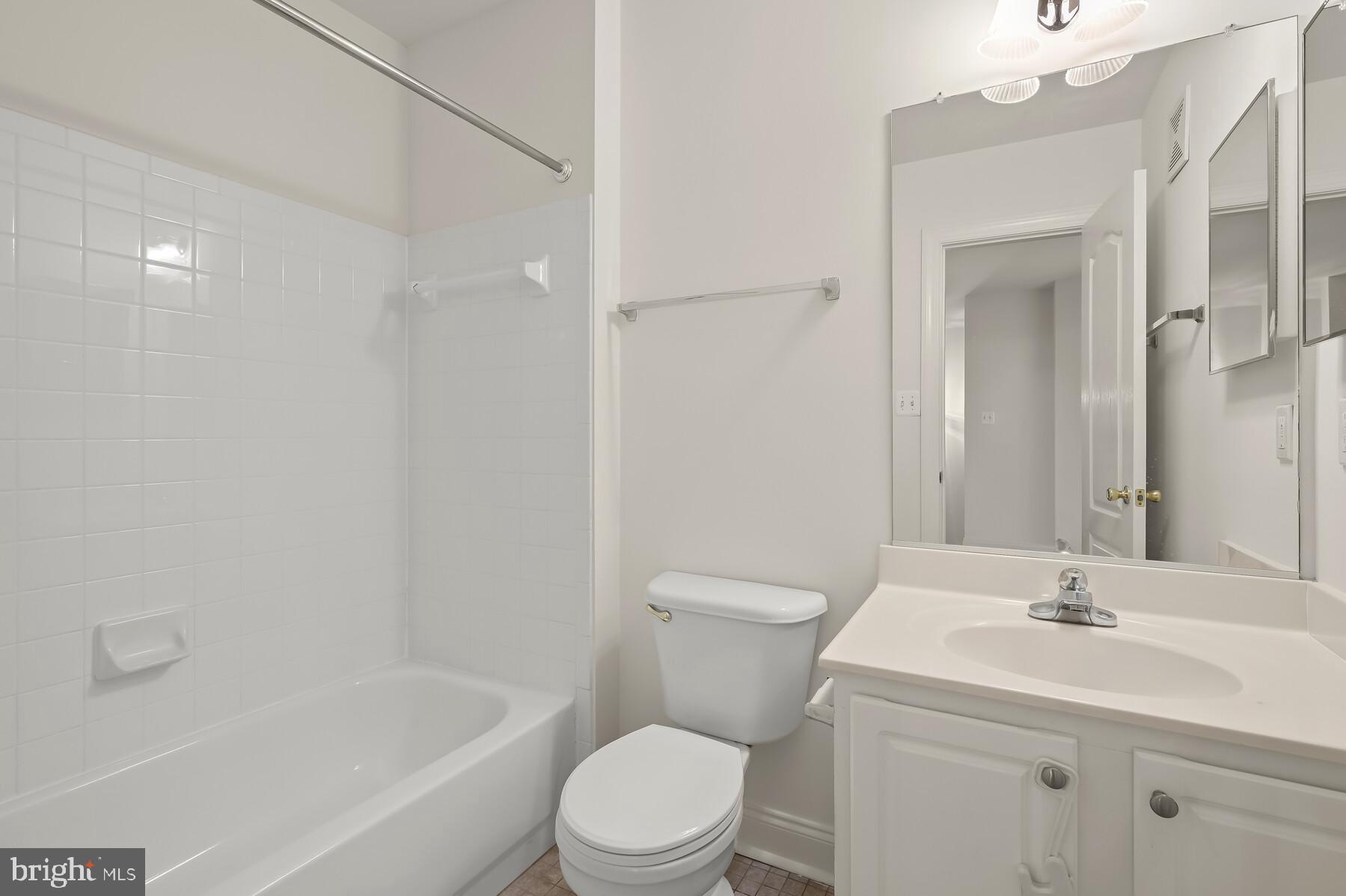 JEFFERSON PARK - Residential Lease