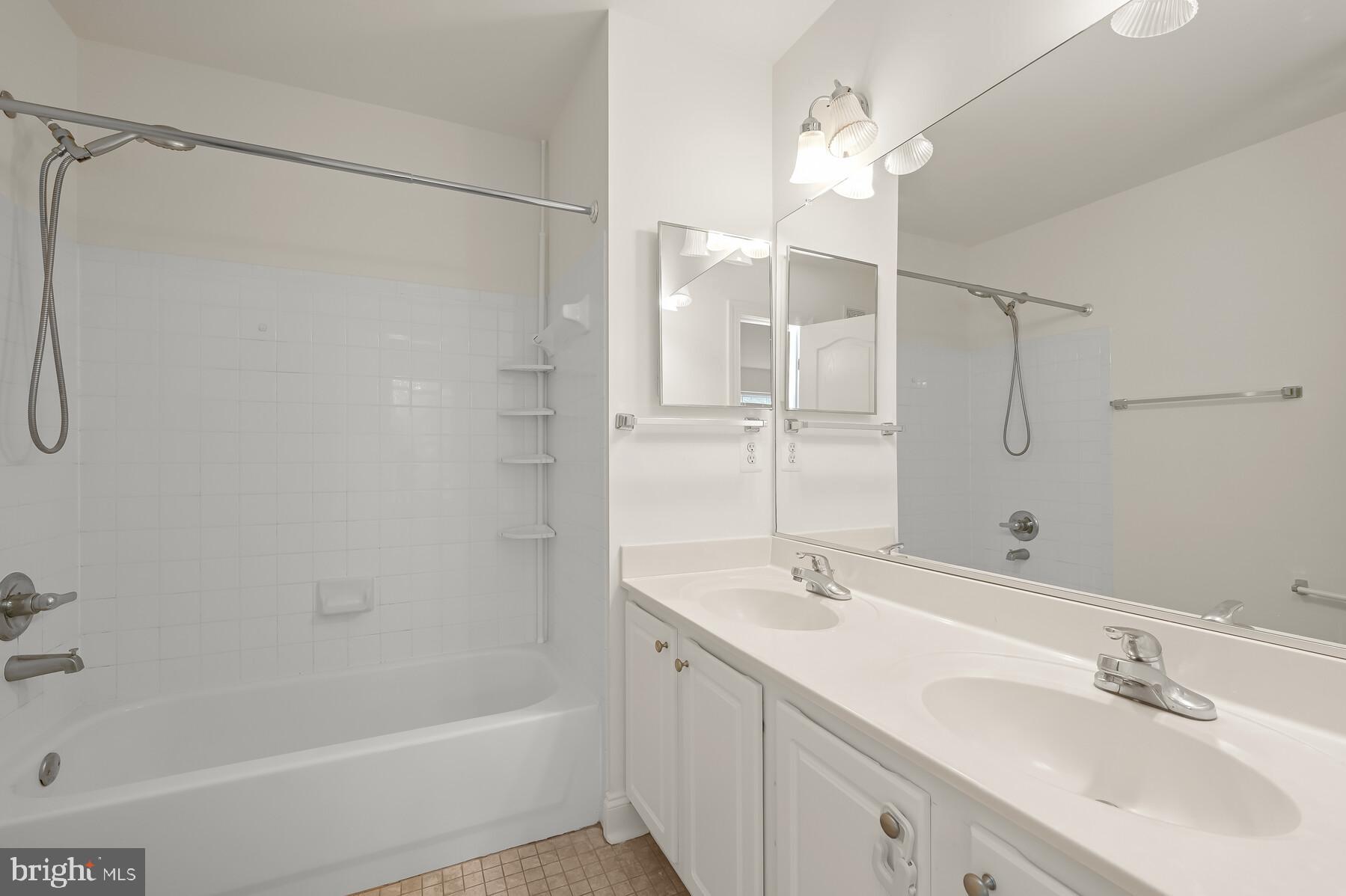 JEFFERSON PARK - Residential Lease