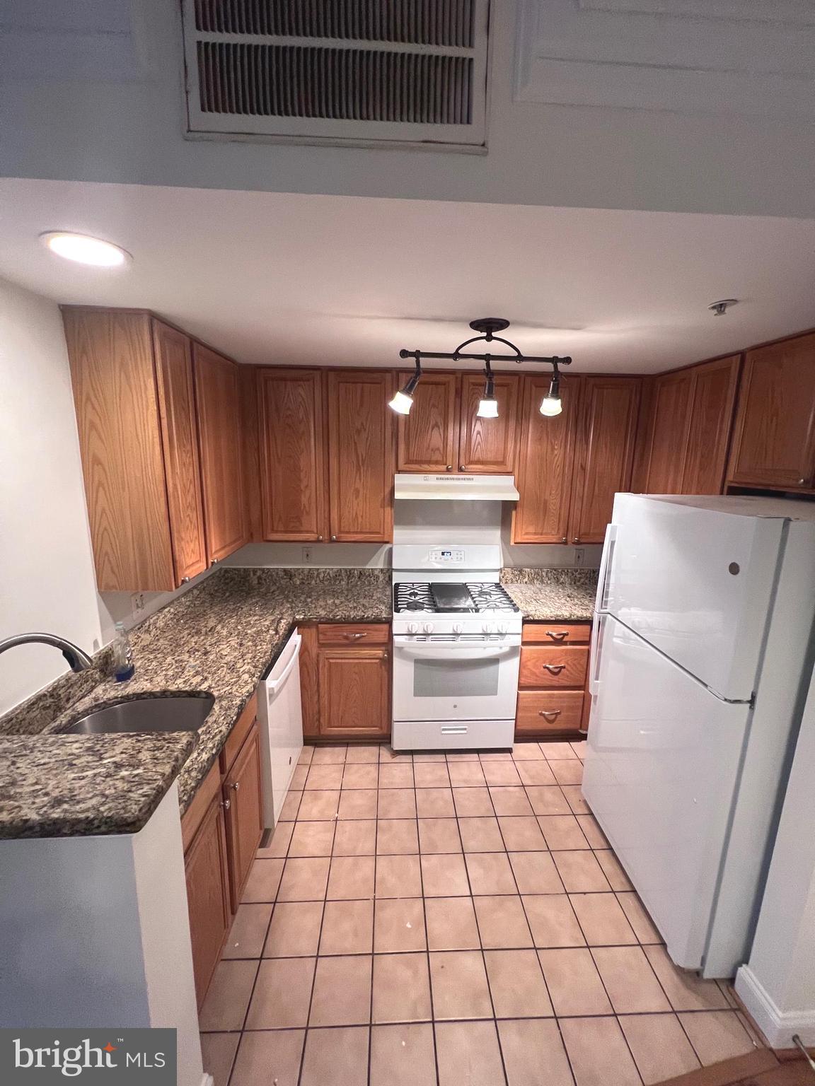 JEFFERSON PARK - Residential Lease