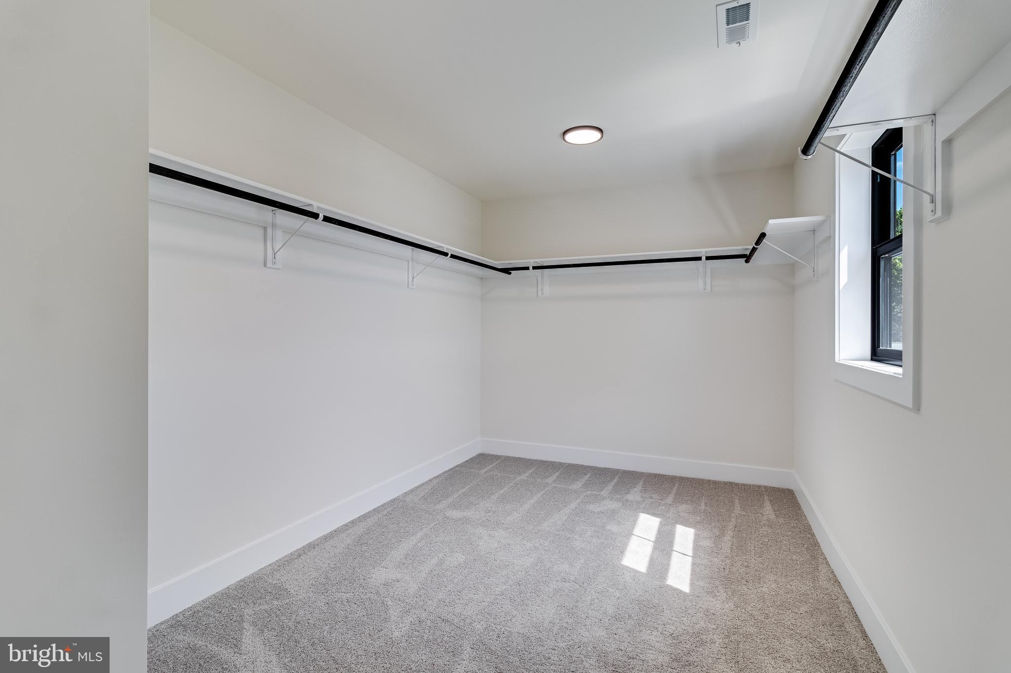 BANKS O'DEE - Residential