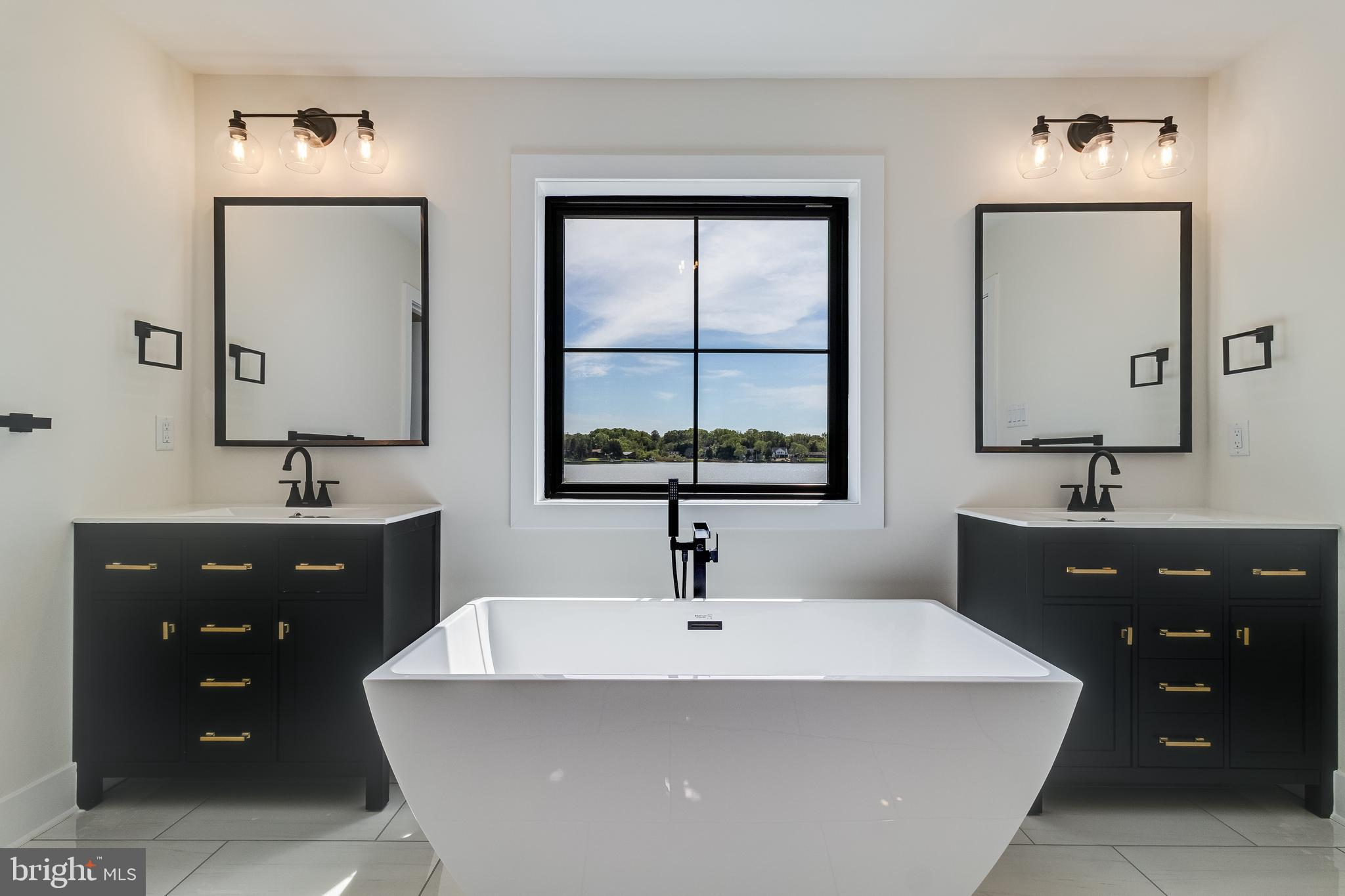 BANKS O'DEE - Residential