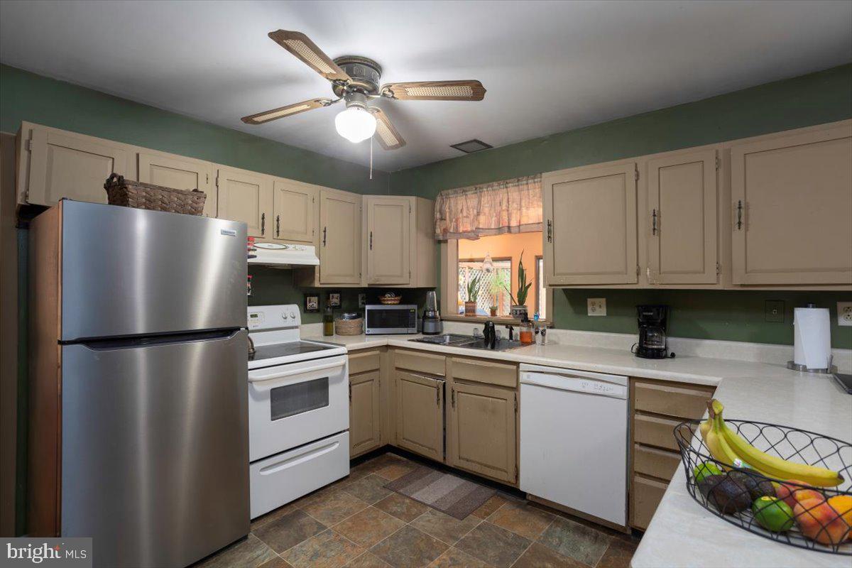 SARAH SKIPPER LANDS - Residential