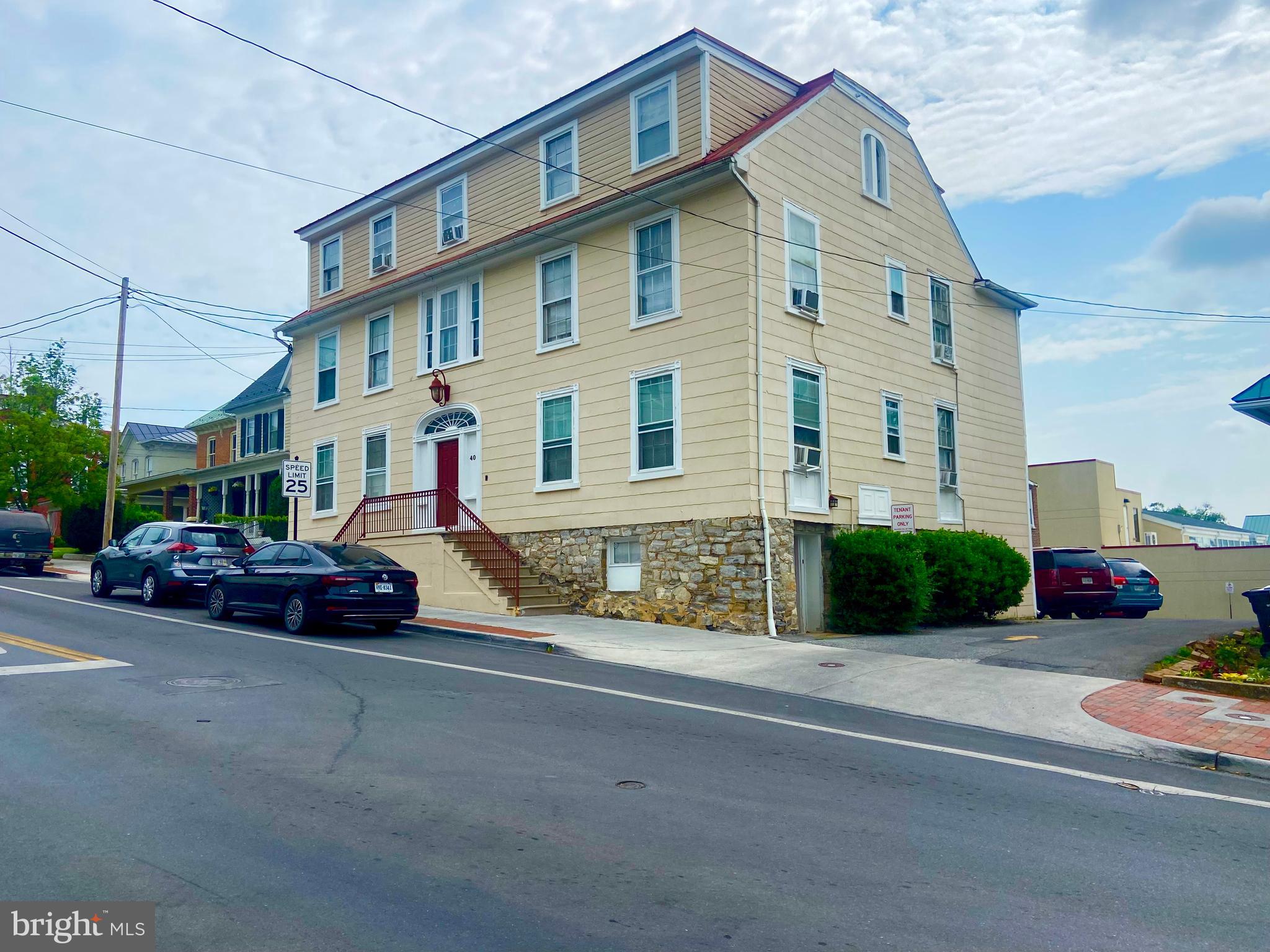 406 N LOUDOUN STREET