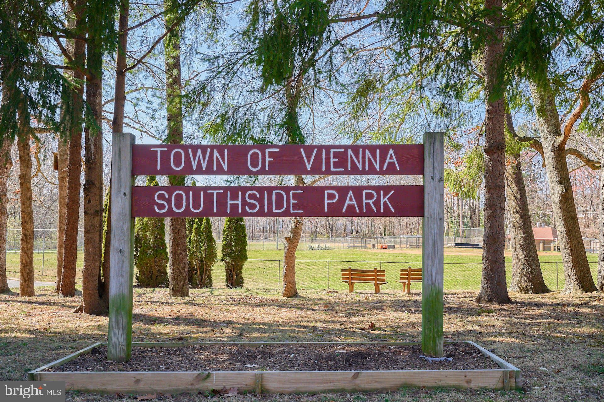 VIENNA WOODS - Residential