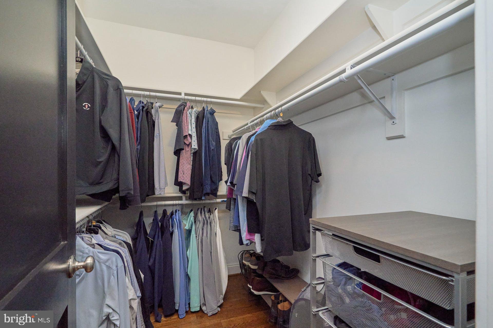 VIENNA WOODS - Residential