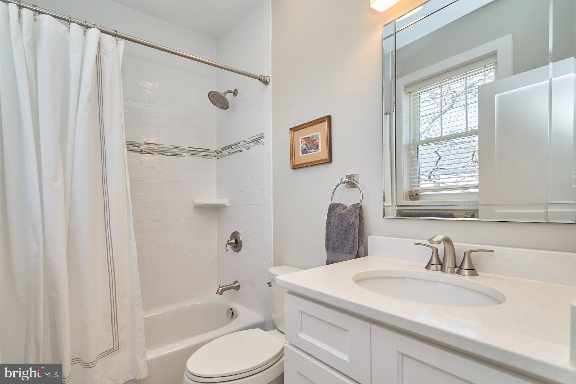 VIENNA WOODS - Residential