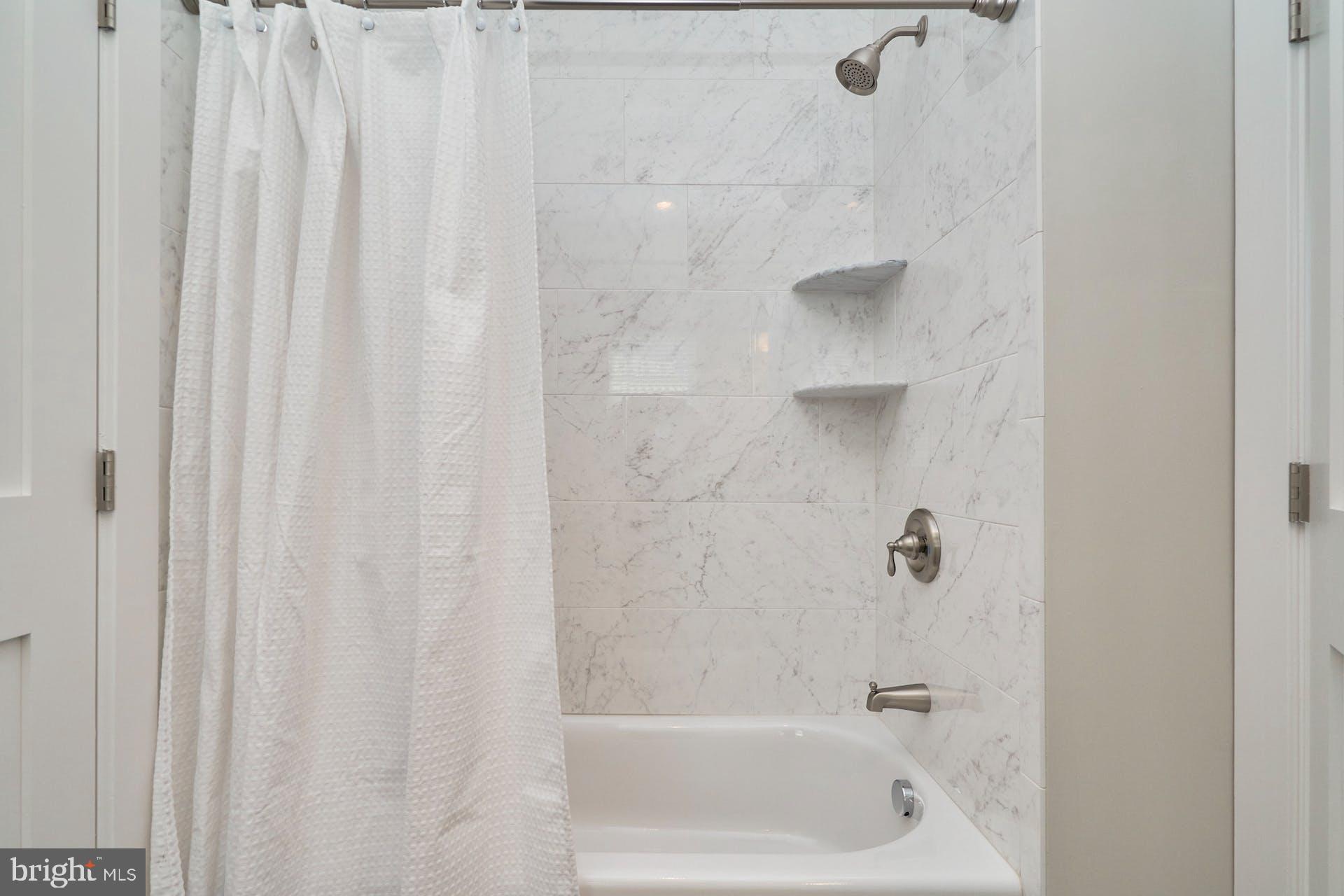 VIENNA WOODS - Residential