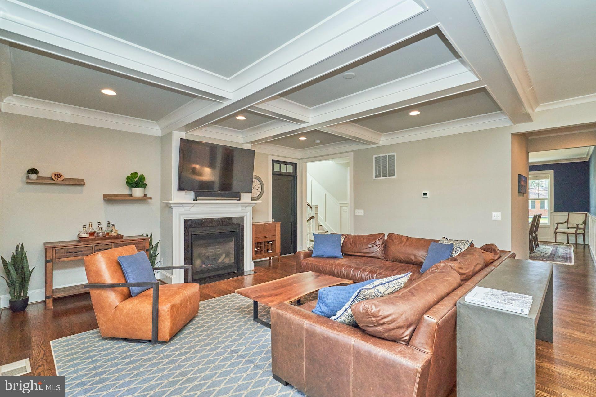 VIENNA WOODS - Residential