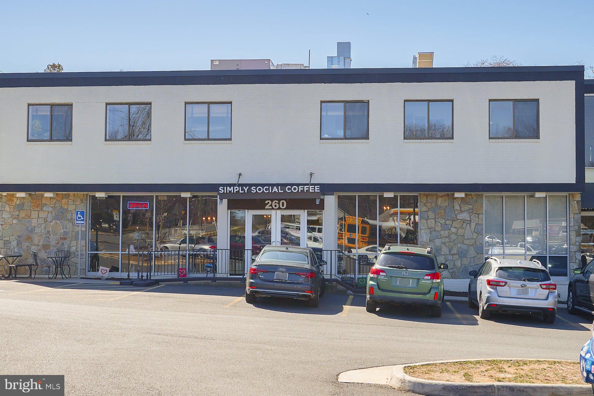 VIENNA WOODS - Residential