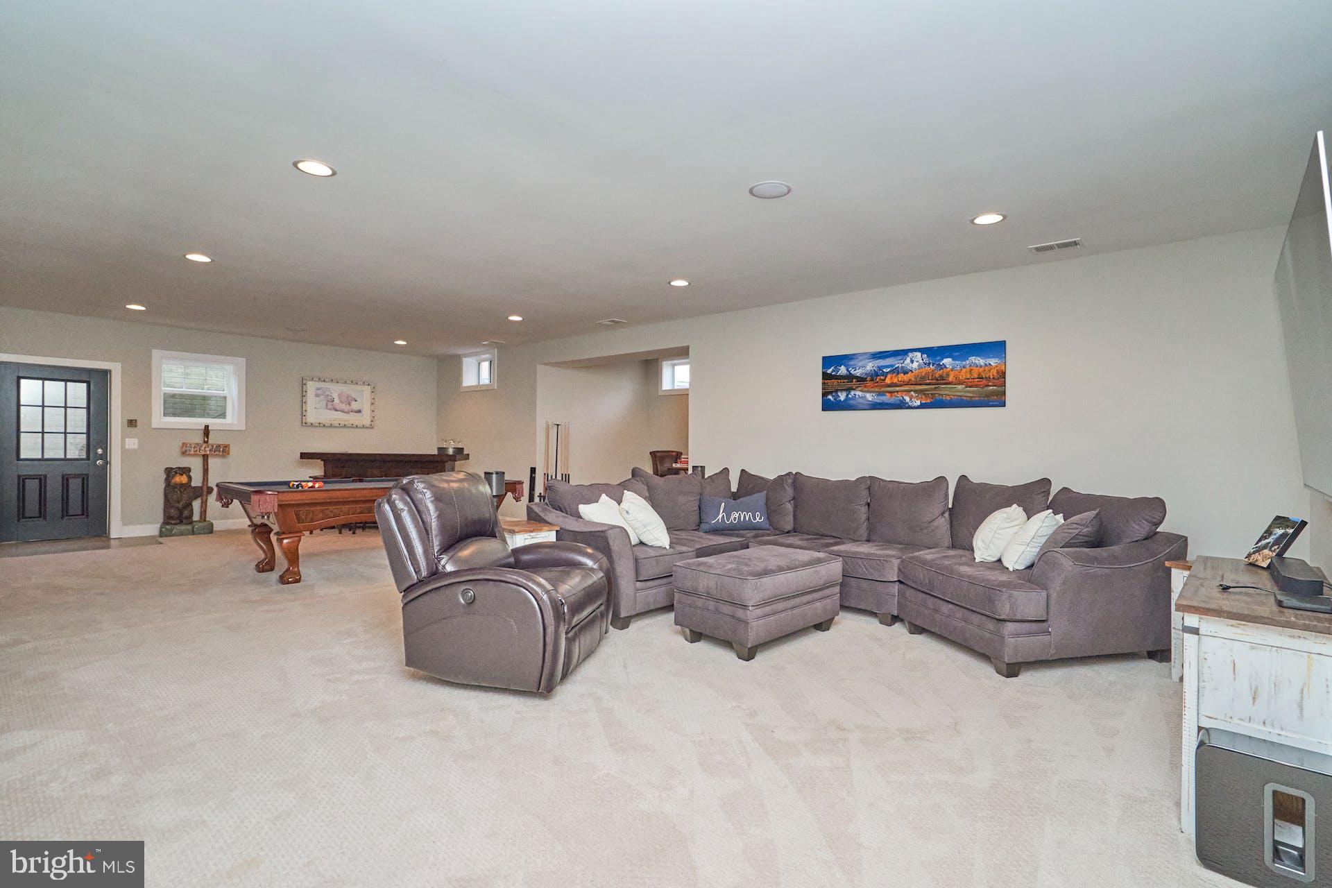 VIENNA WOODS - Residential