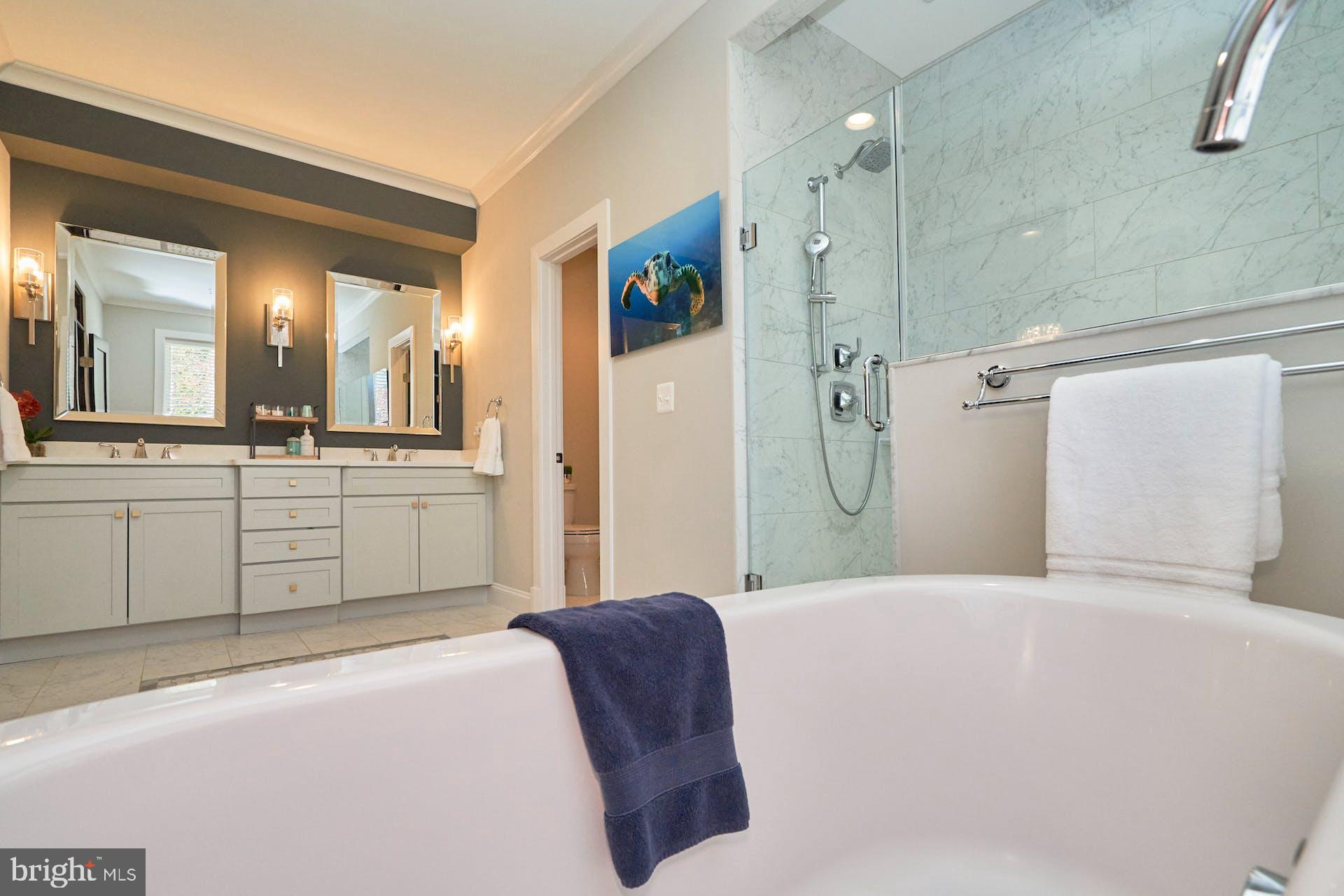 VIENNA WOODS - Residential