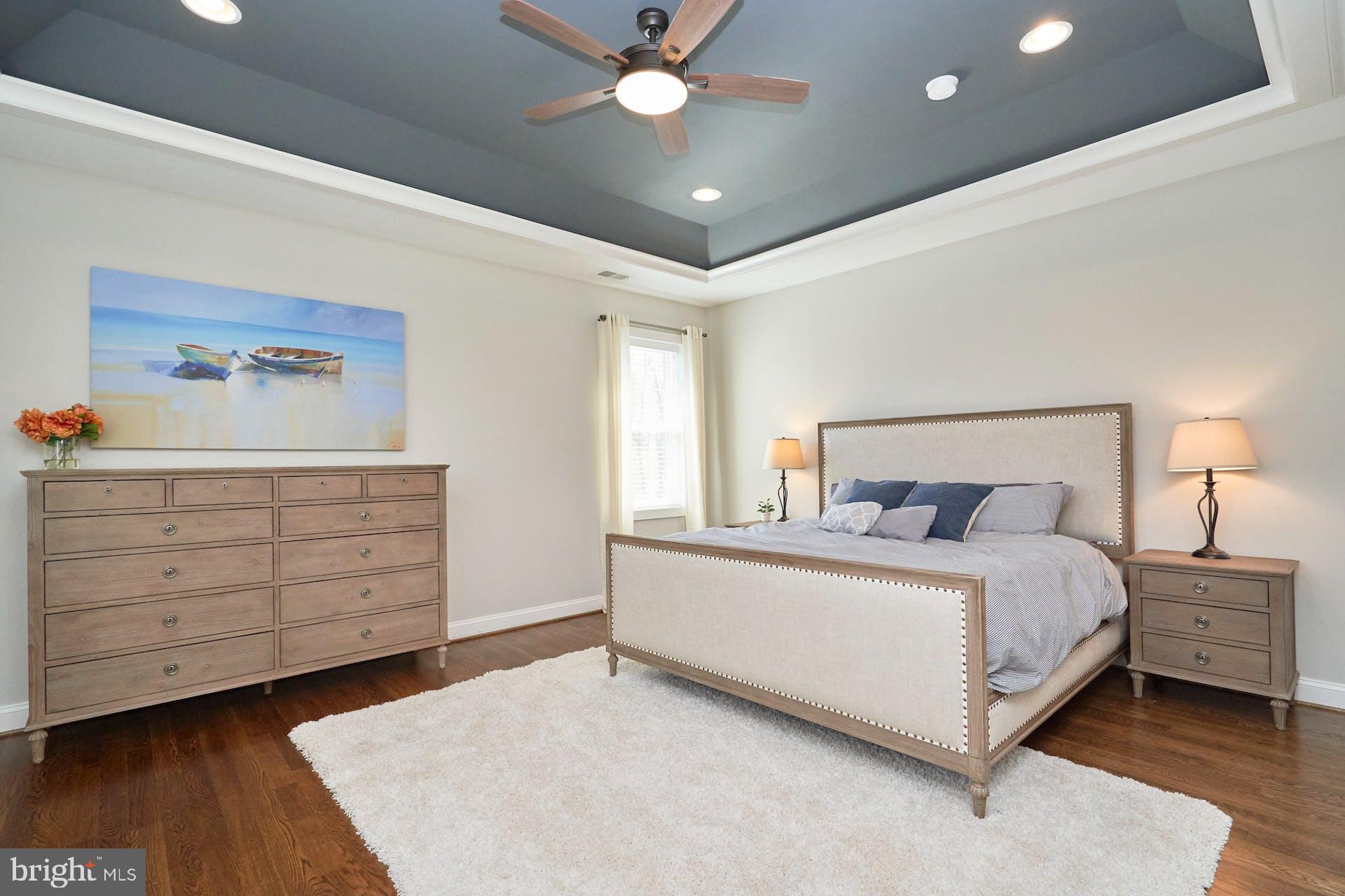 VIENNA WOODS - Residential