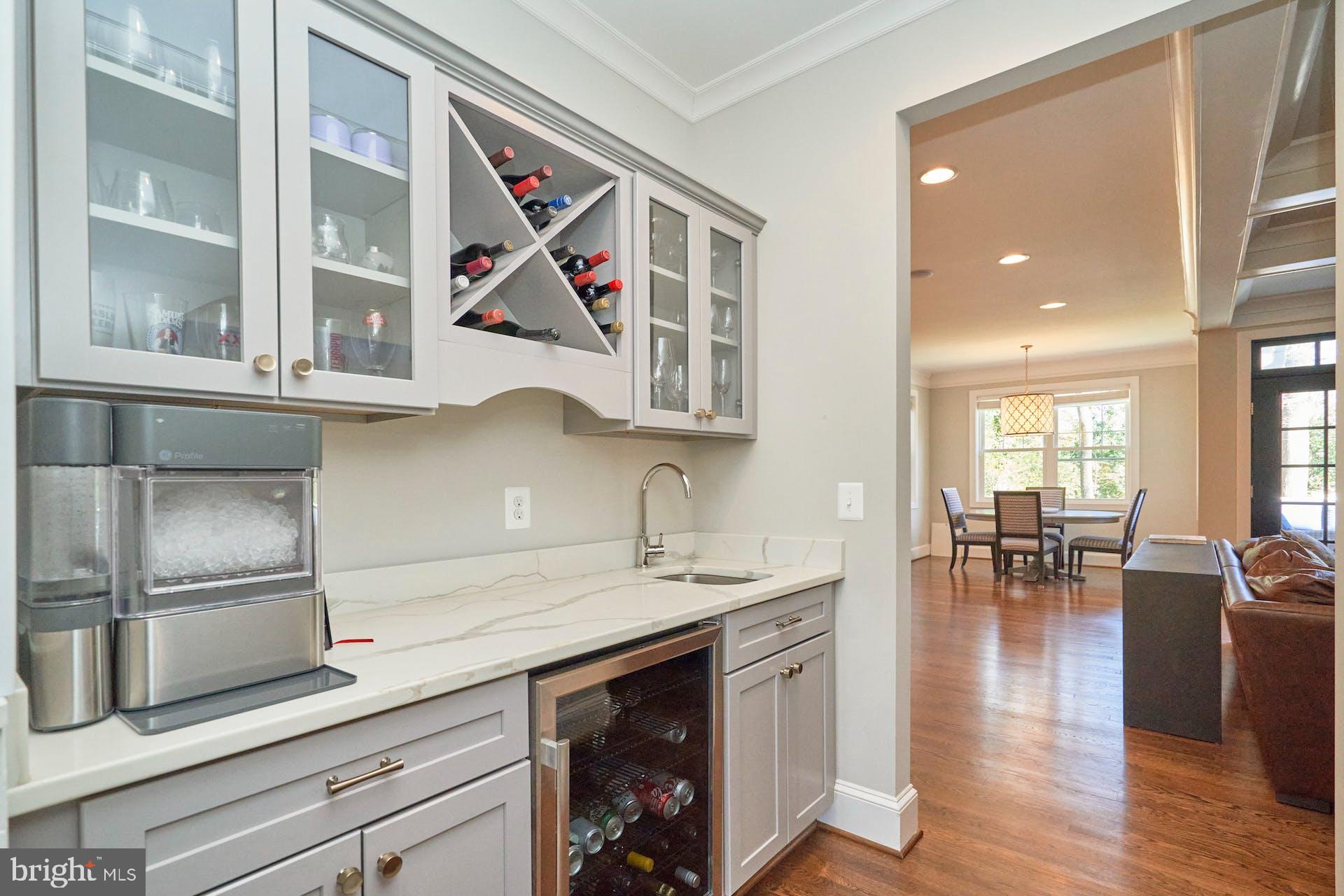 VIENNA WOODS - Residential