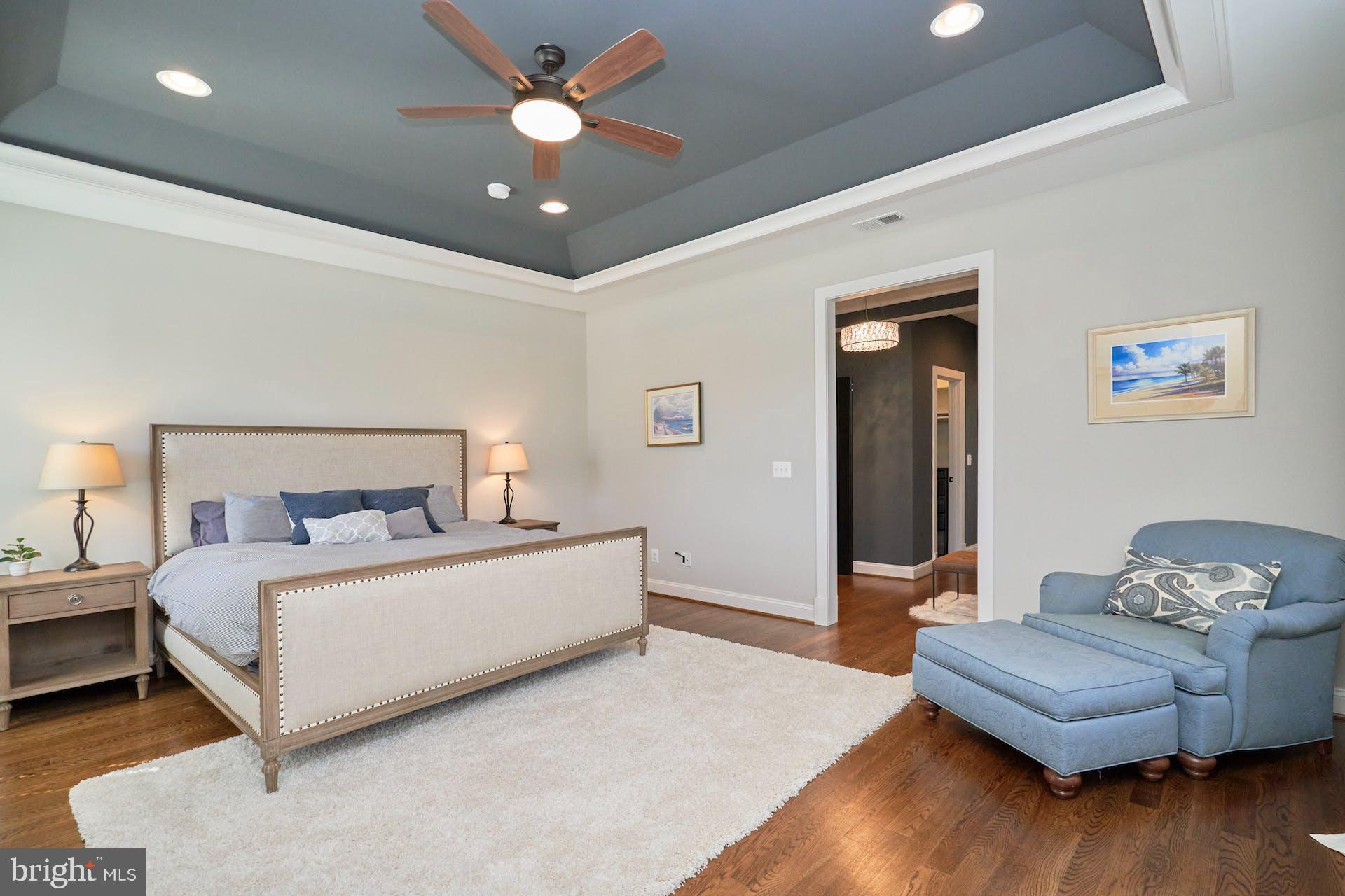 VIENNA WOODS - Residential