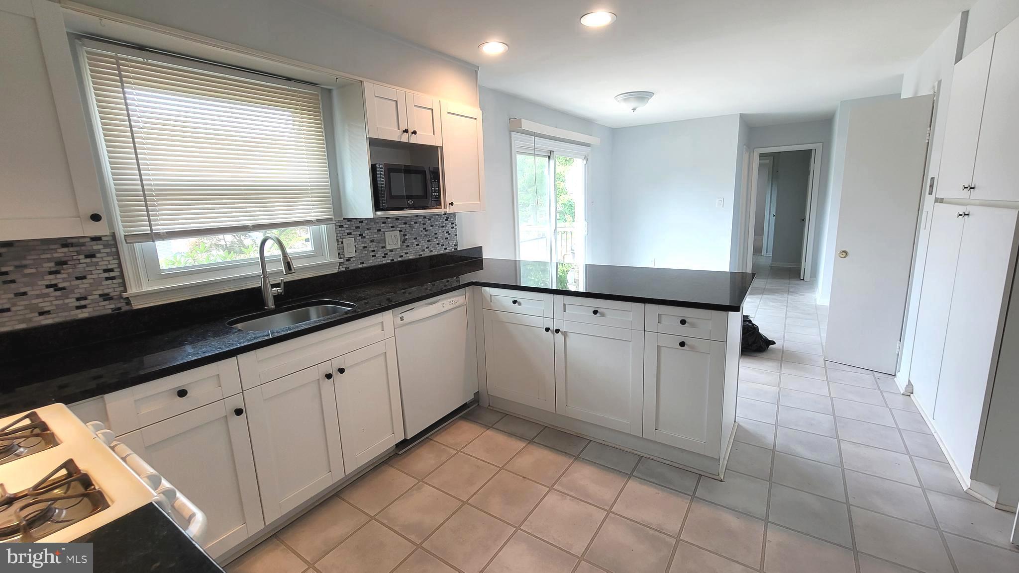 STONEGATE - Residential Lease