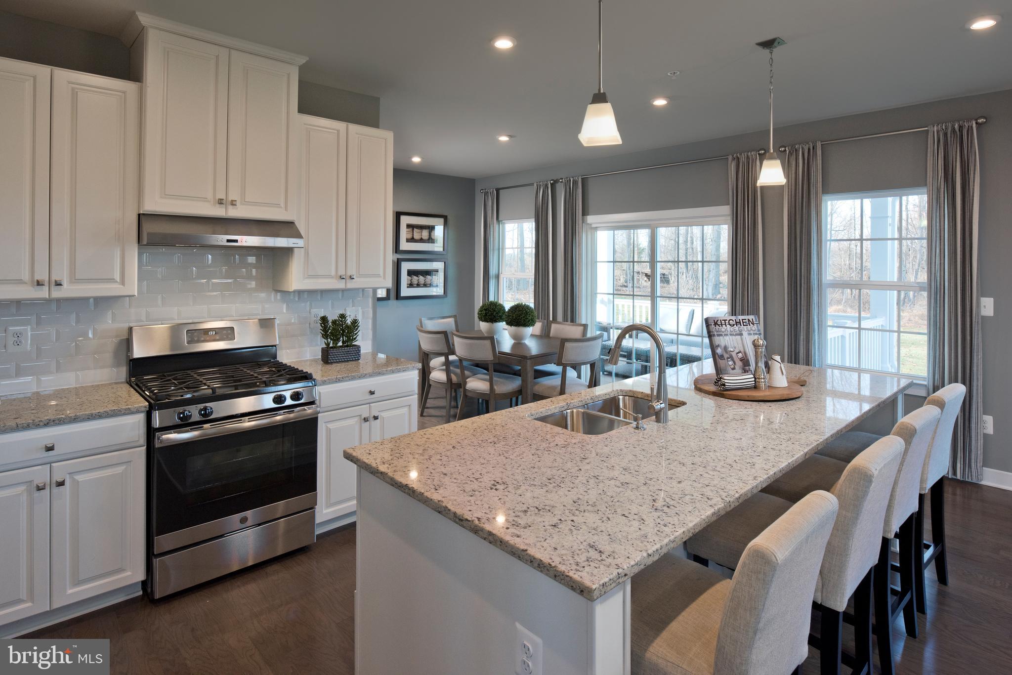 LAKE LINGANORE WOODRIDGE - Residential