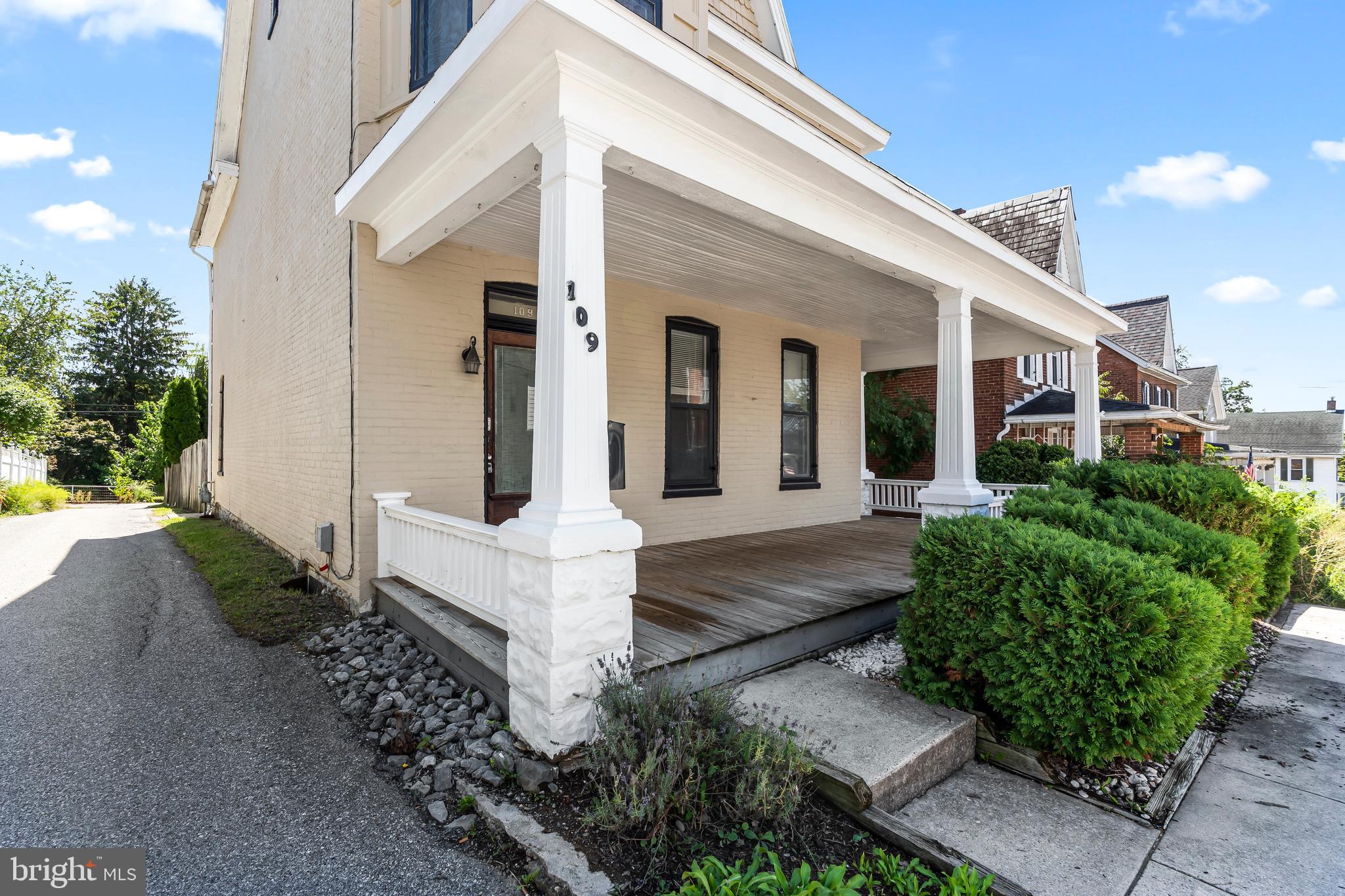 WAYNESBORO - Residential