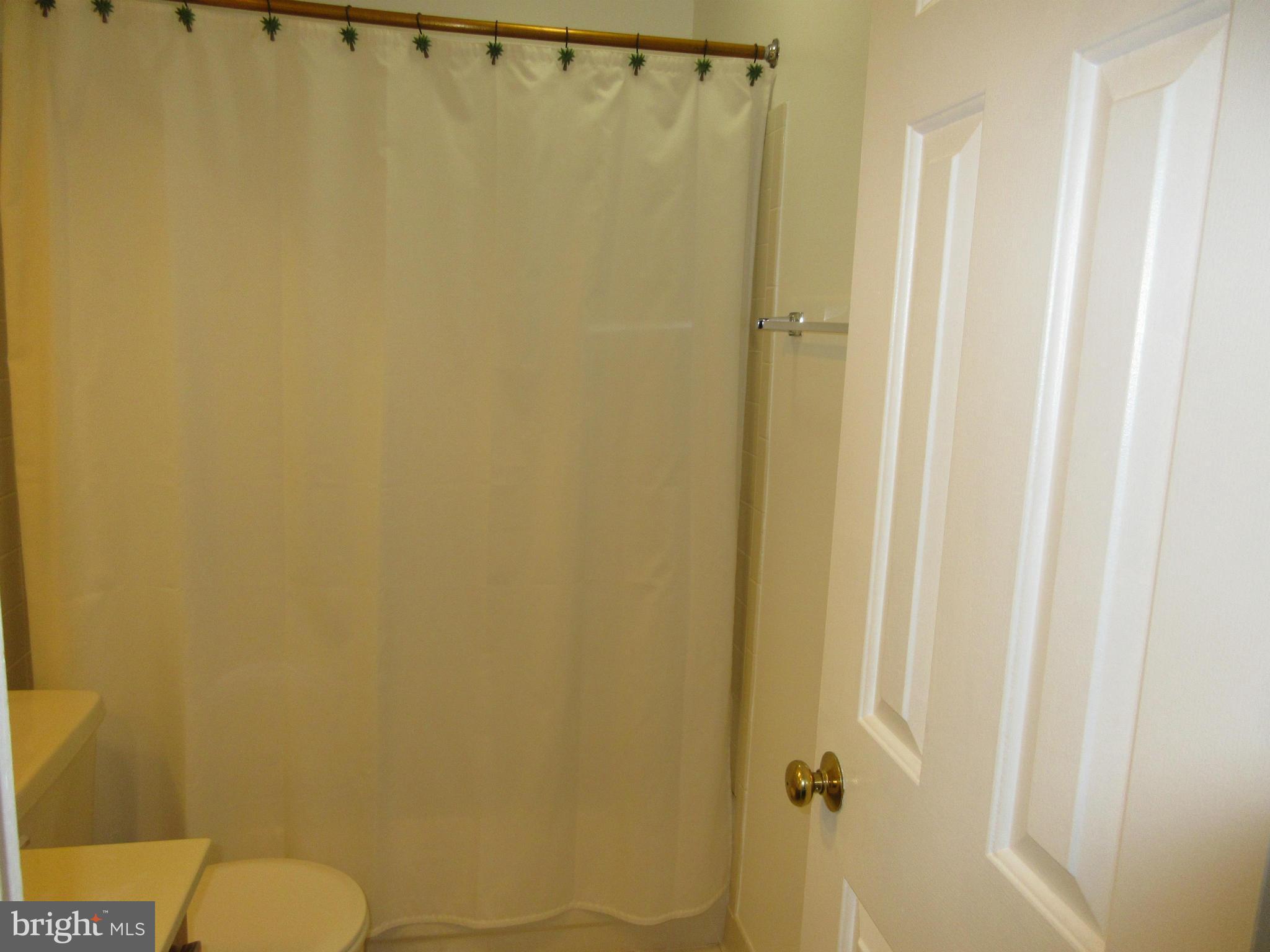 LANDSDOWNE - Residential Lease