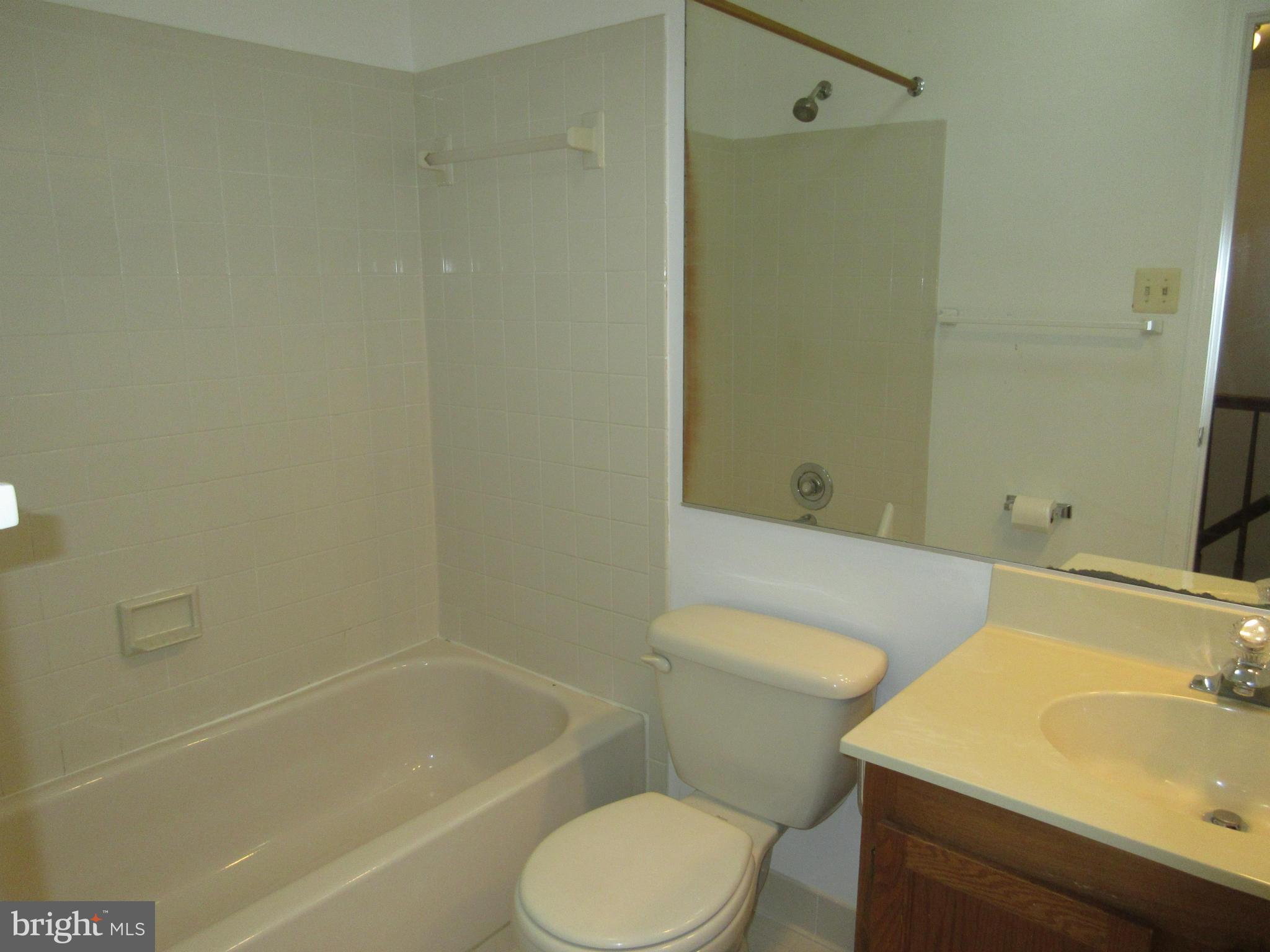 LANDSDOWNE - Residential Lease