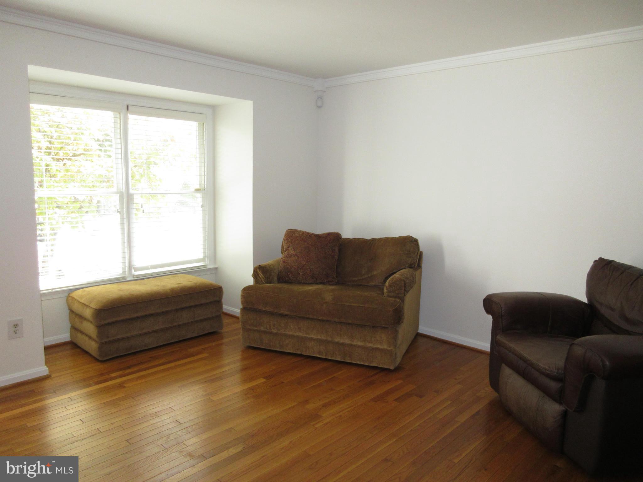 LANDSDOWNE - Residential Lease